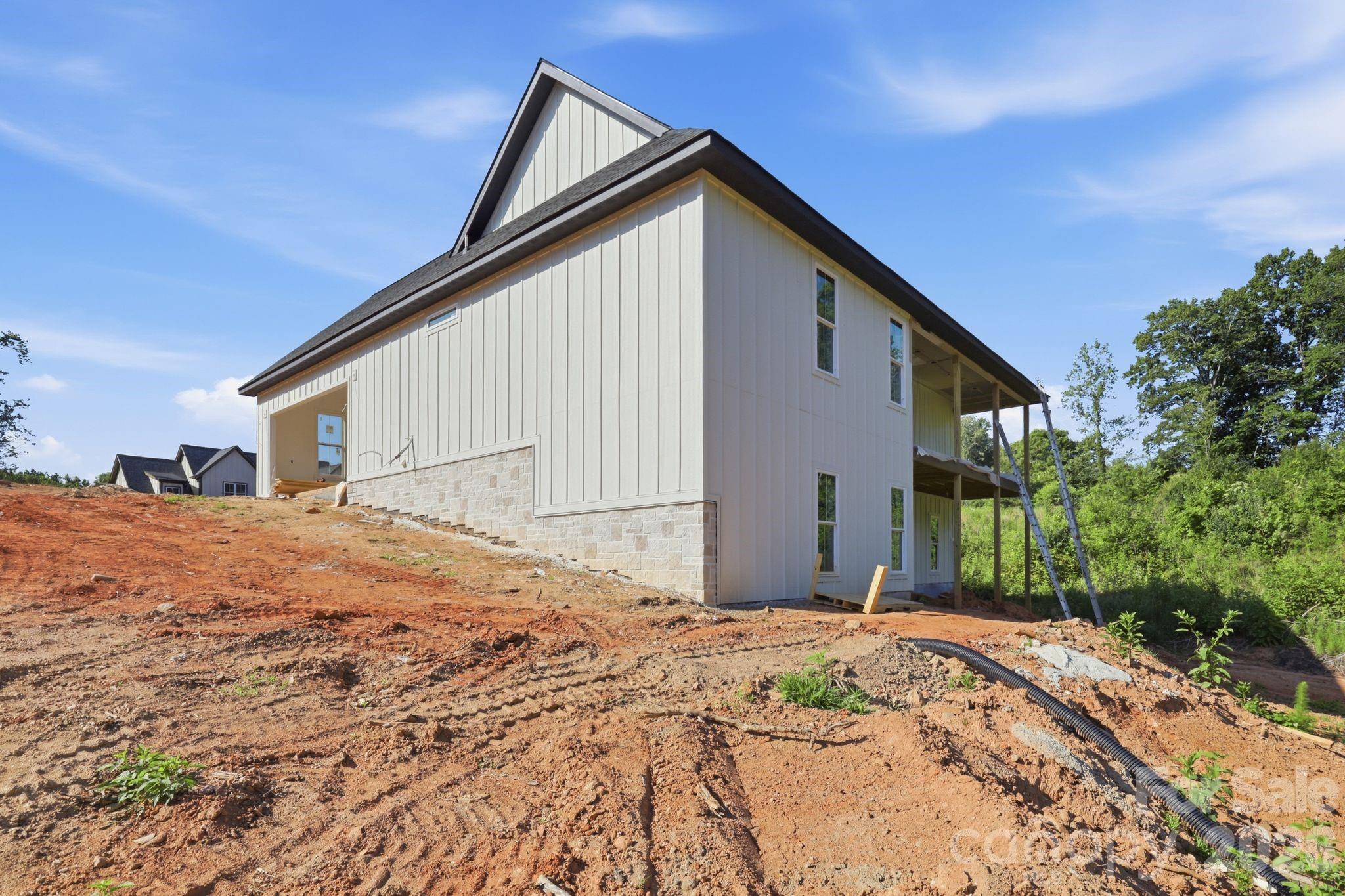 5762 Jeremiah Court — Hickory