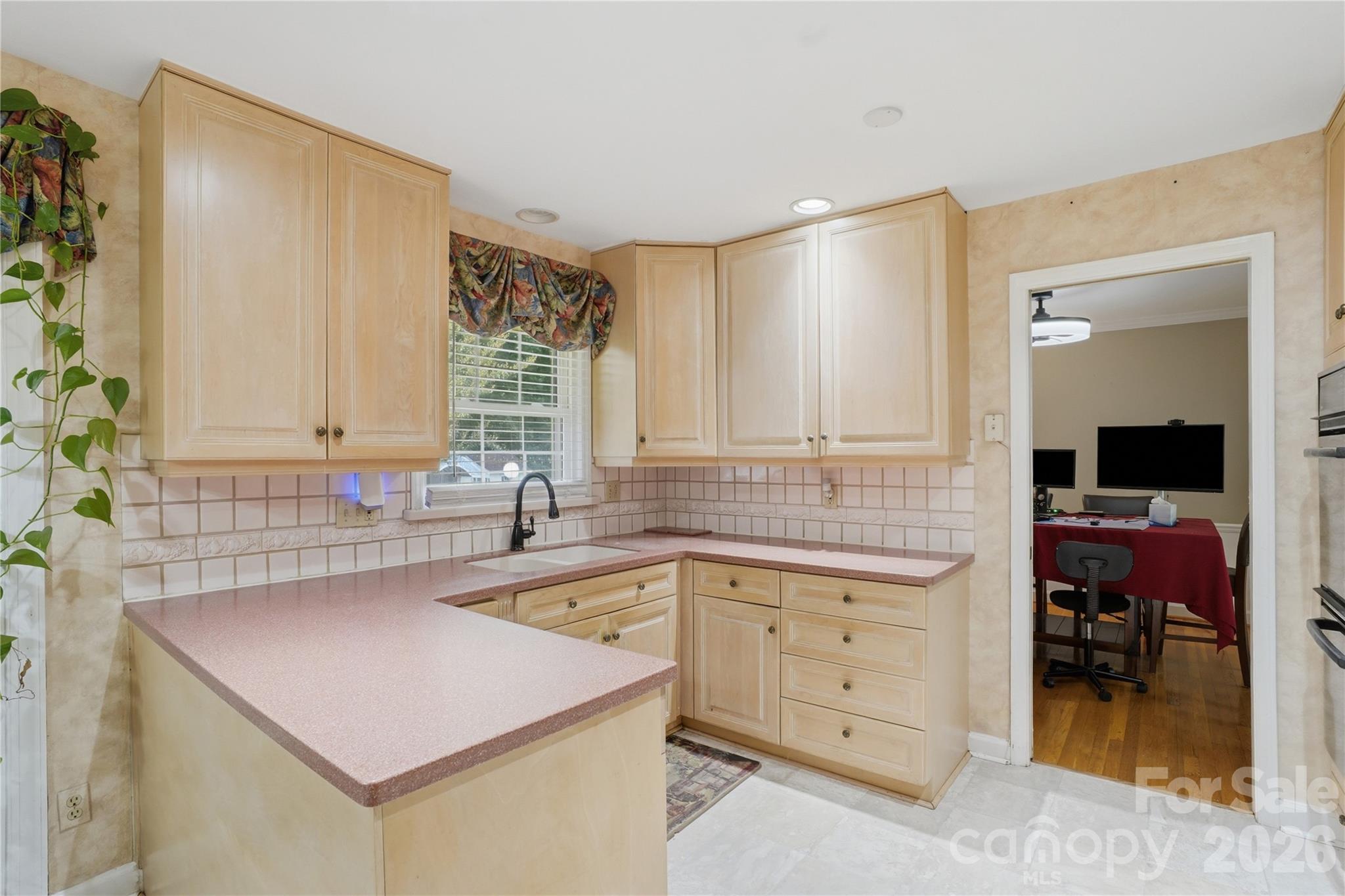 6419 Pencade Lane — Charlotte