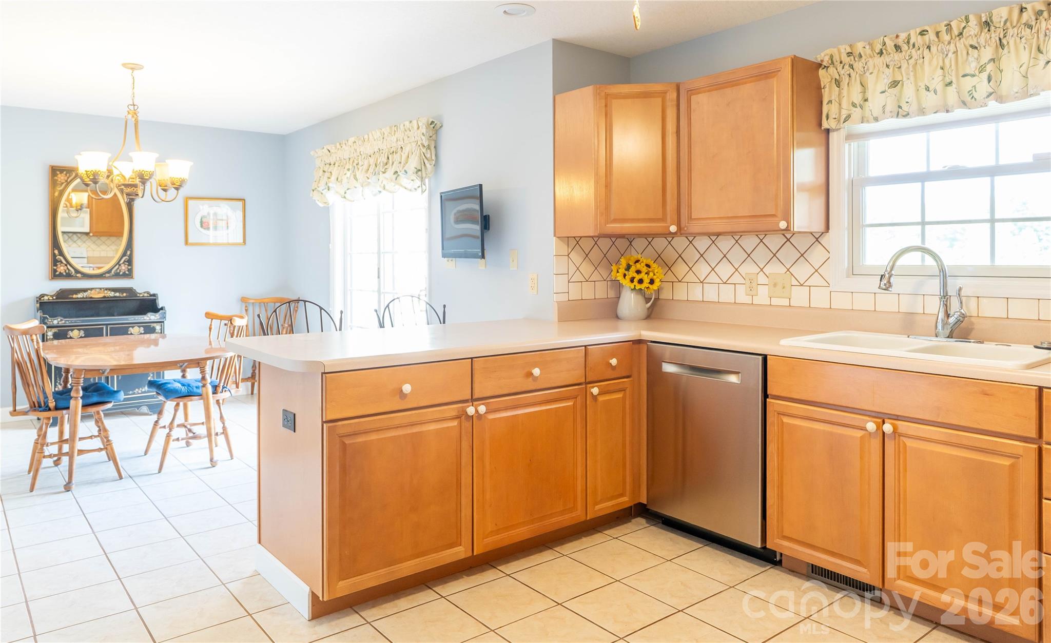 506 Brook Knoll Circle — Weaverville