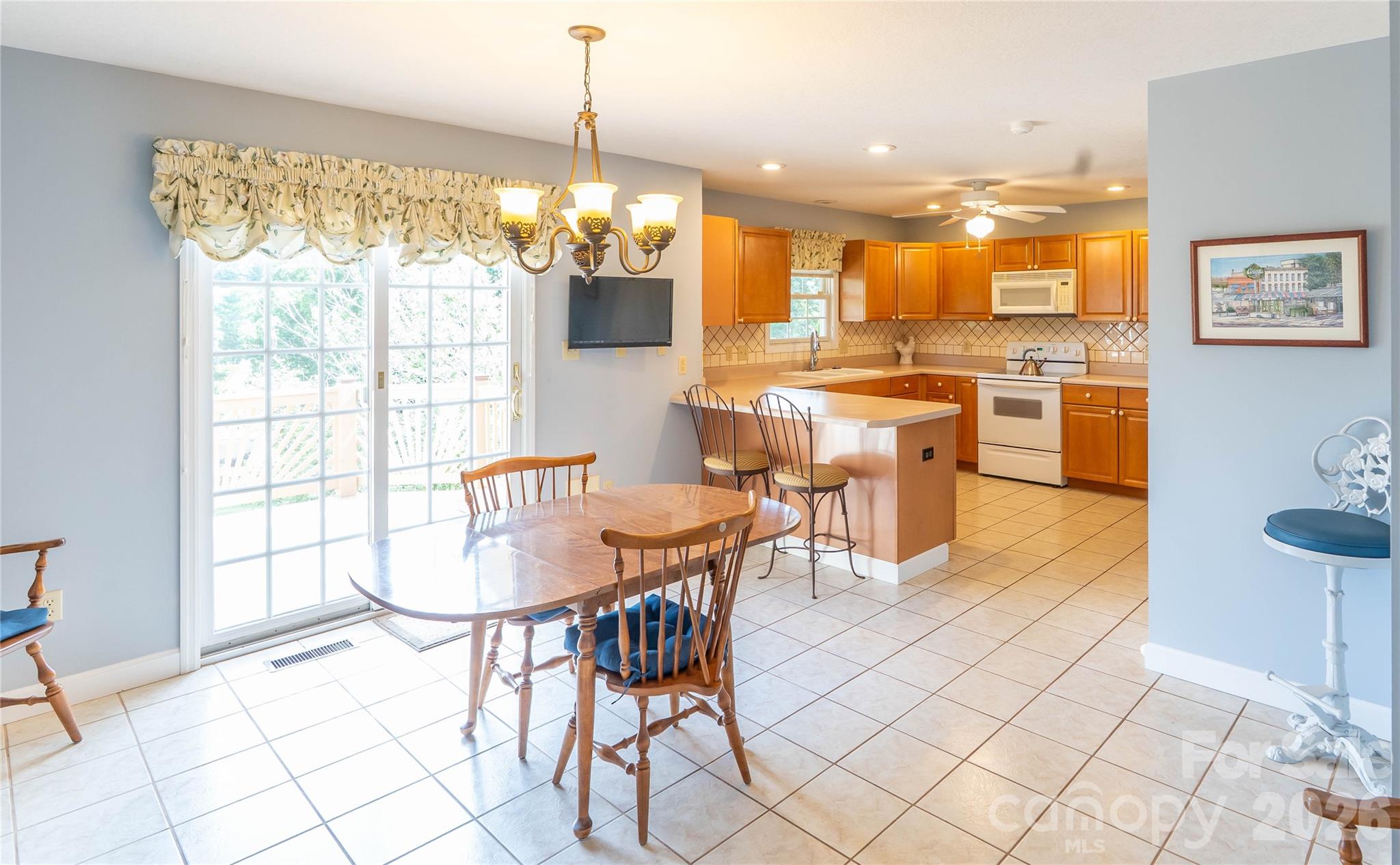 506 Brook Knoll Circle — Weaverville