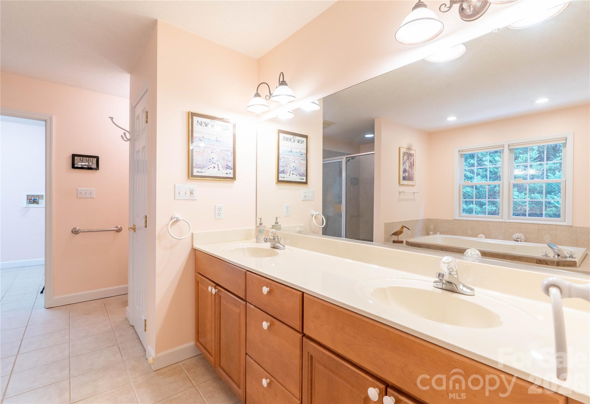 506 Brook Knoll Circle — Weaverville