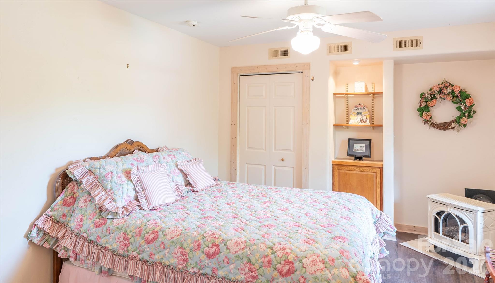 506 Brook Knoll Circle — Weaverville