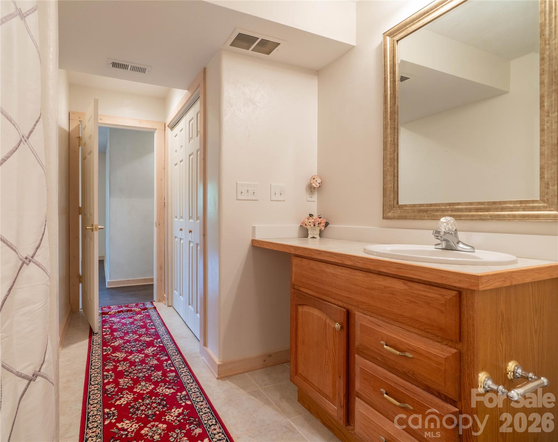 506 Brook Knoll Circle — Weaverville