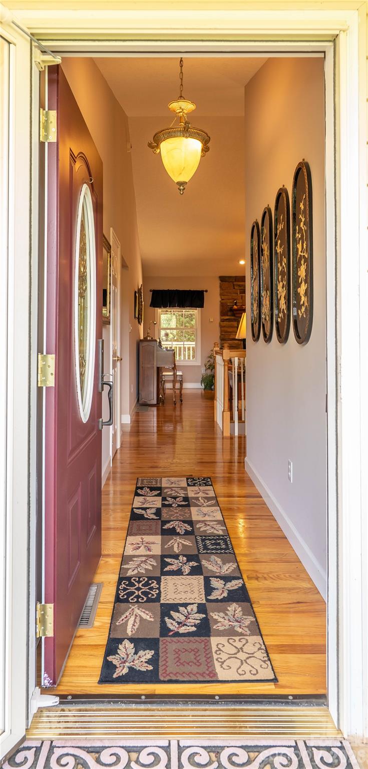 506 Brook Knoll Circle — Weaverville