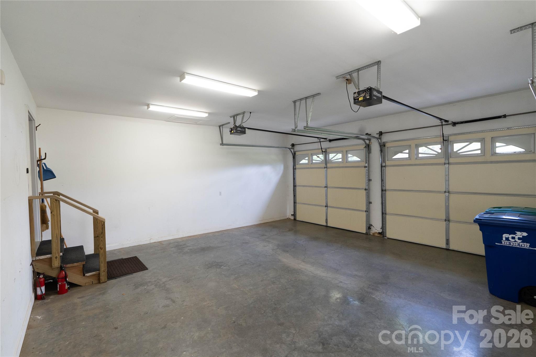 506 Brook Knoll Circle — Weaverville