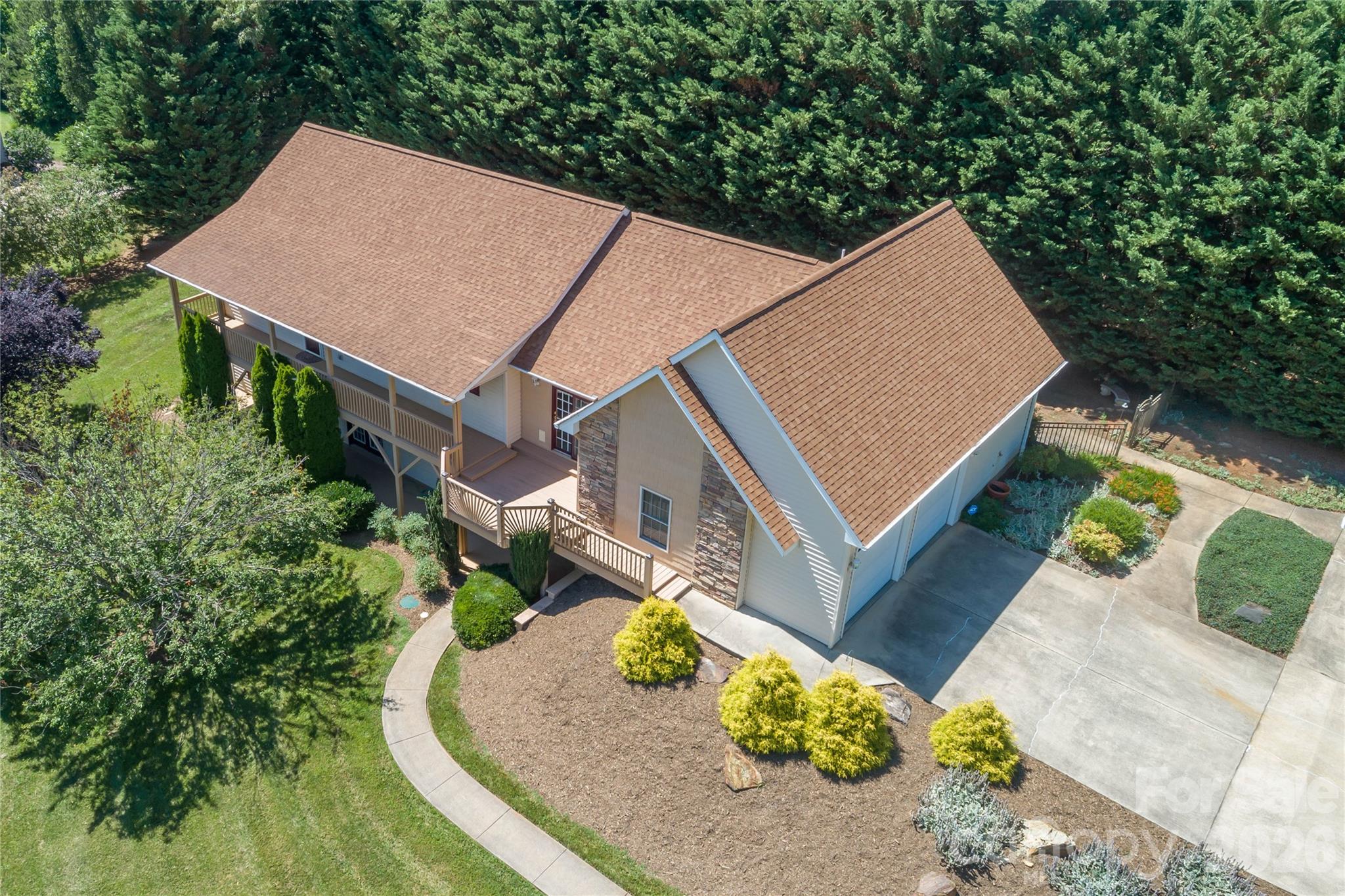 506 Brook Knoll Circle — Weaverville