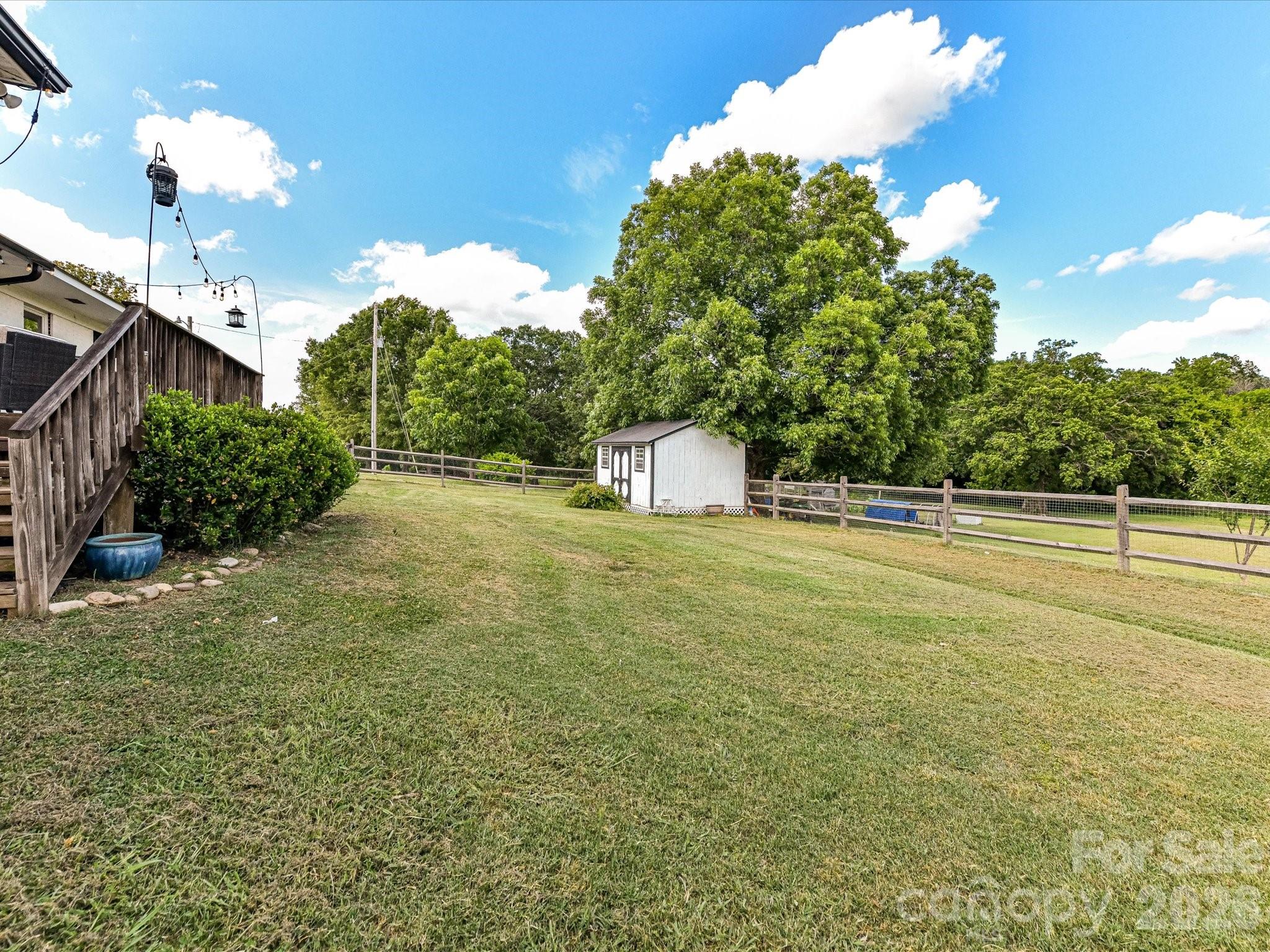 5710 Lander Benton Road — Unionville