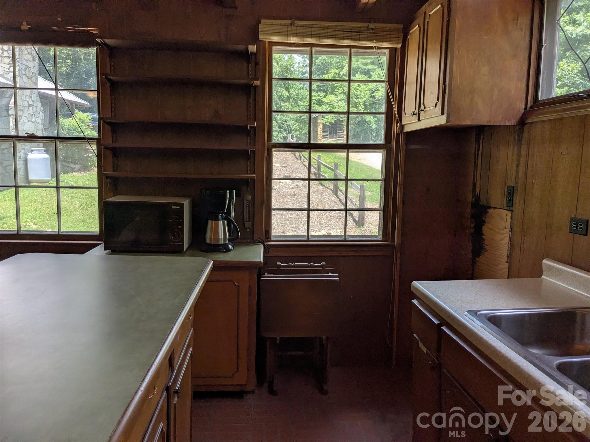 1760 & 1768 Linville Avenue — Morganton