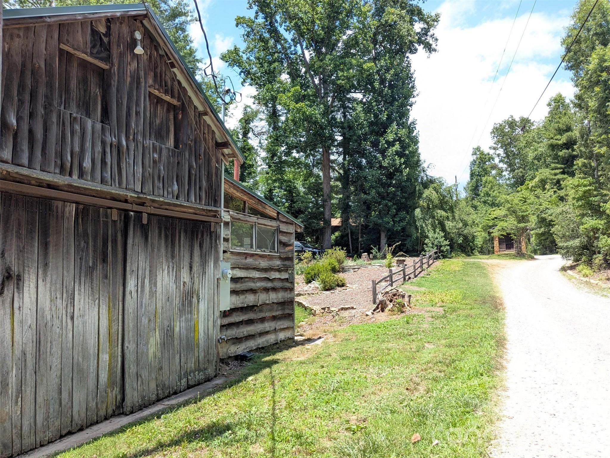1760 & 1768 Linville Avenue — Morganton