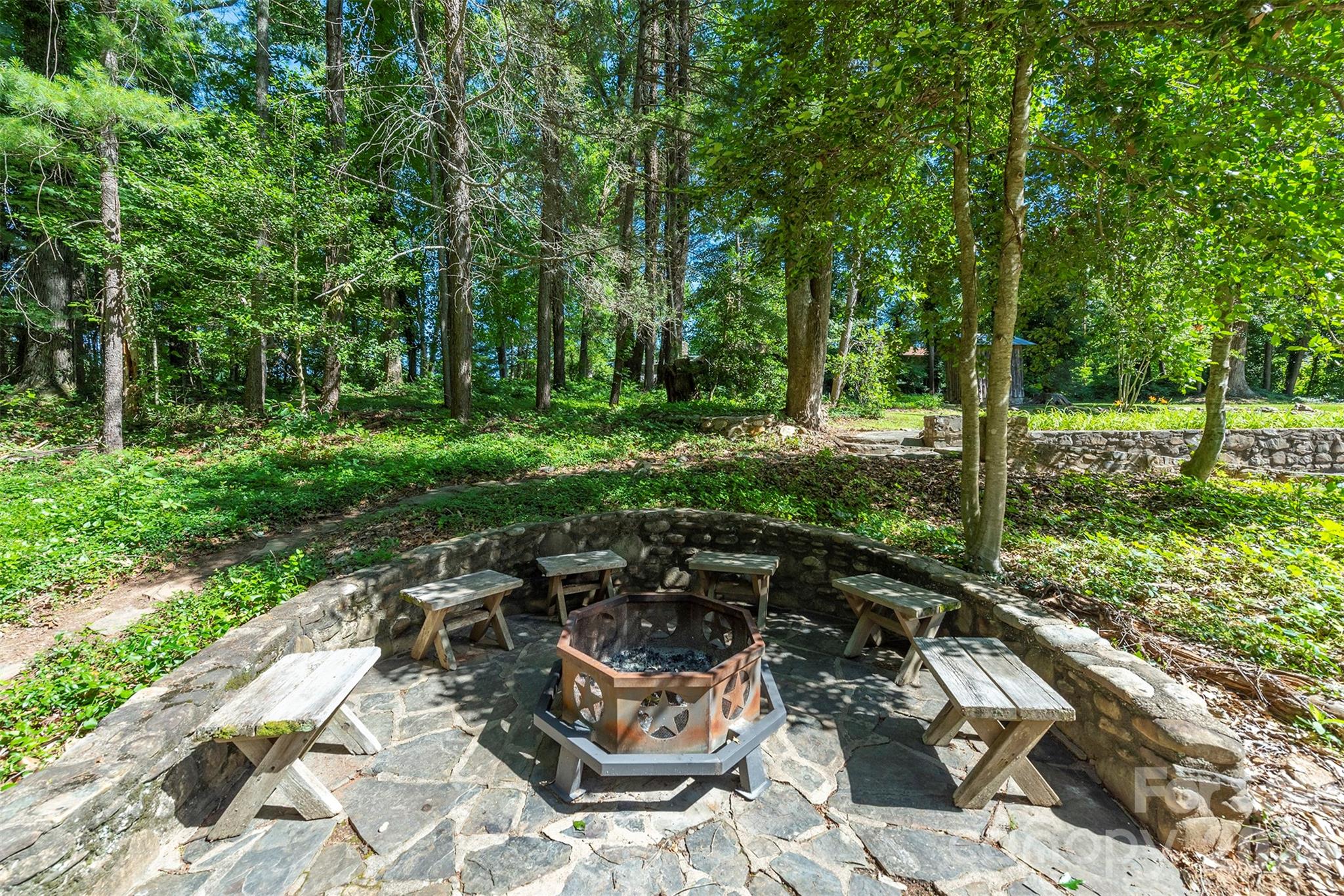 1760 & 1768 Linville Avenue — Morganton