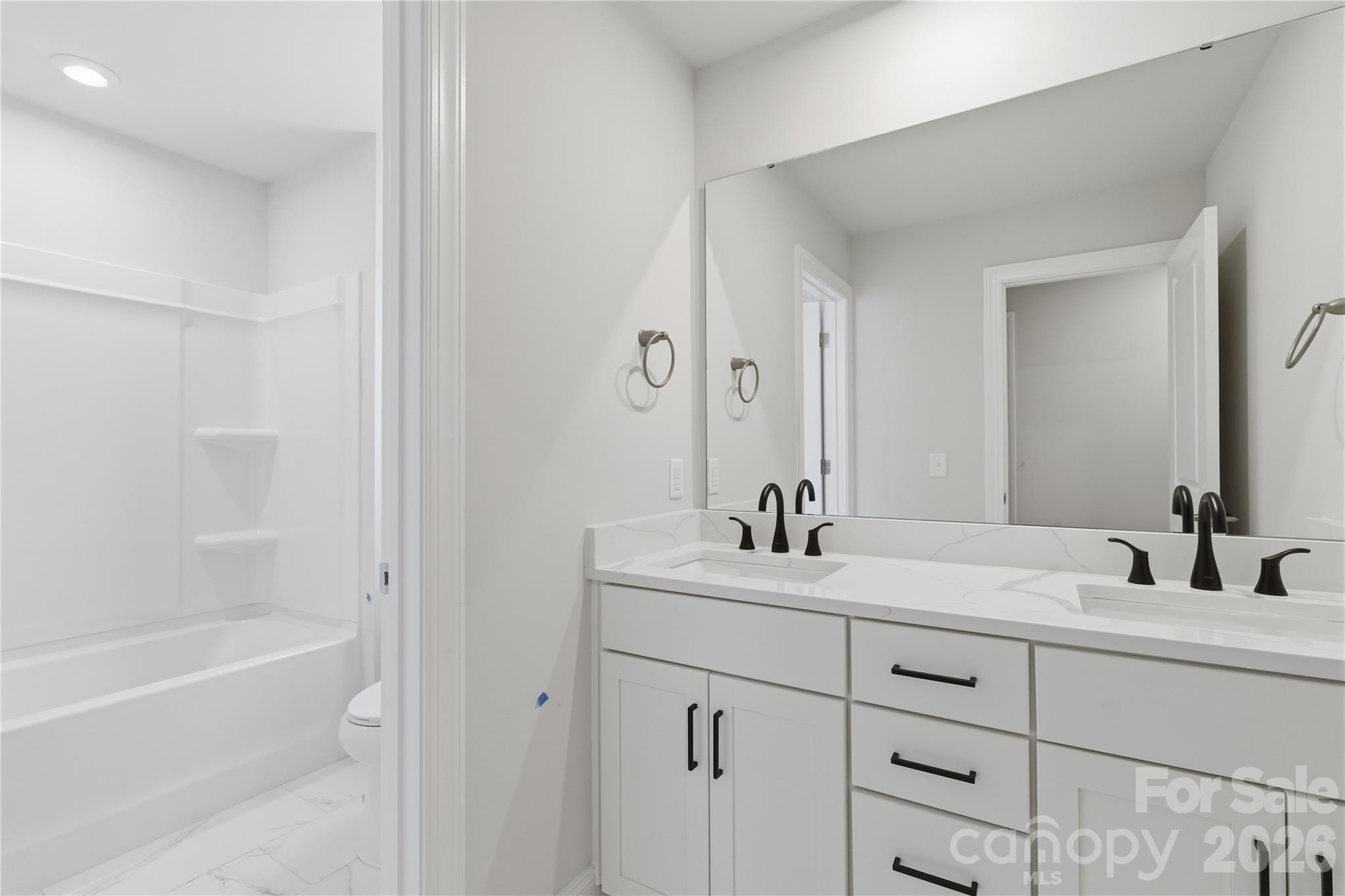 407 Alameda Way — Matthews