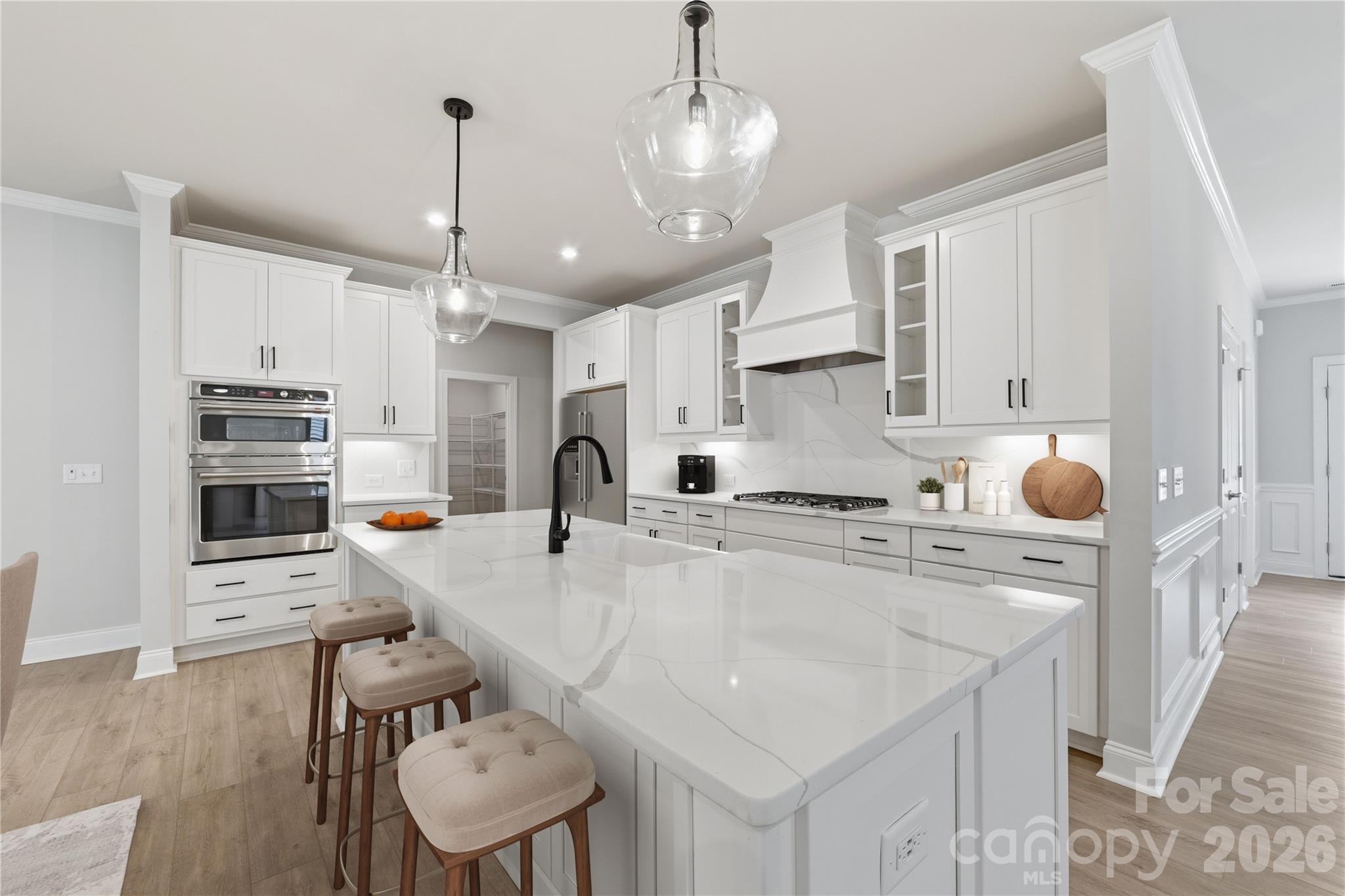 407 Alameda Way — Matthews