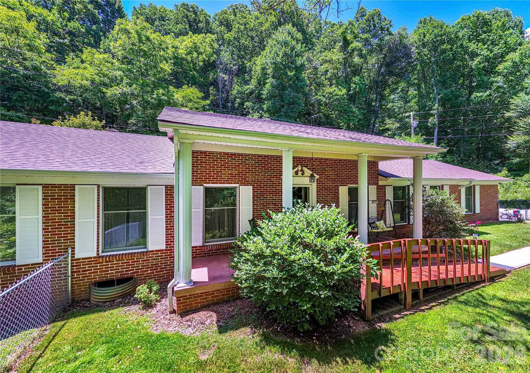 7835 US 23 Highway — Mars Hill