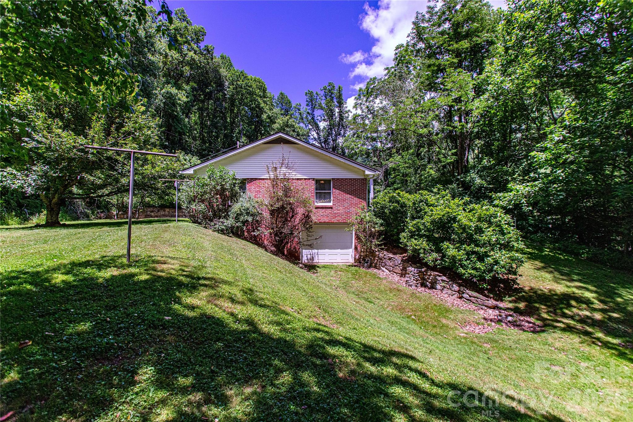 7835 US 23 Highway — Mars Hill