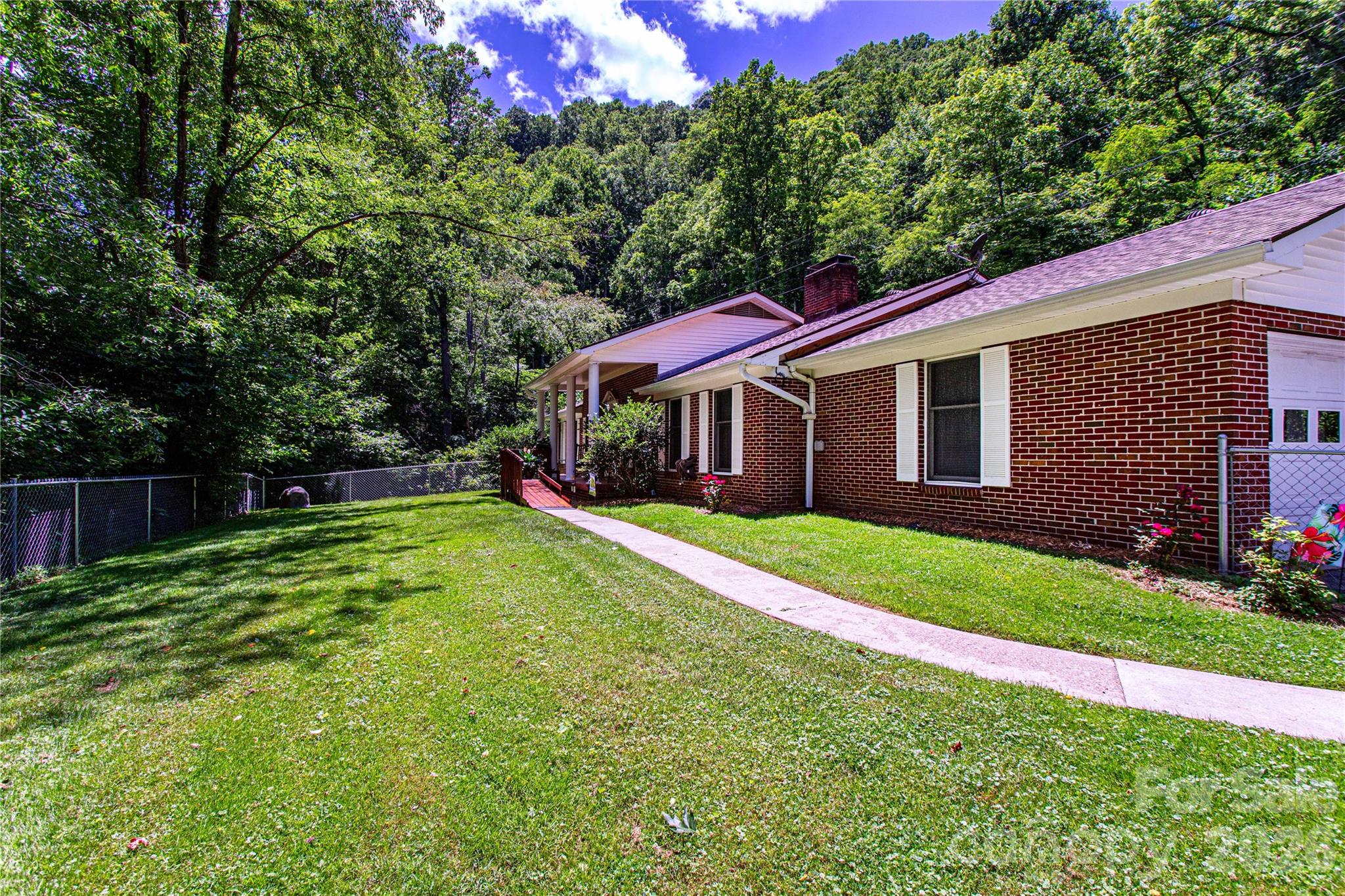 7835 US 23 Highway — Mars Hill