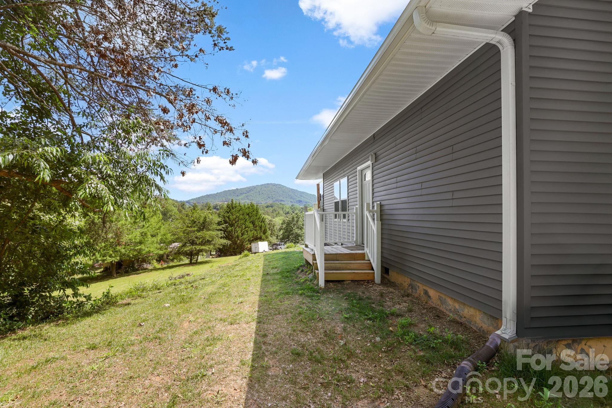 106 Thistle Field Drive — Asheville