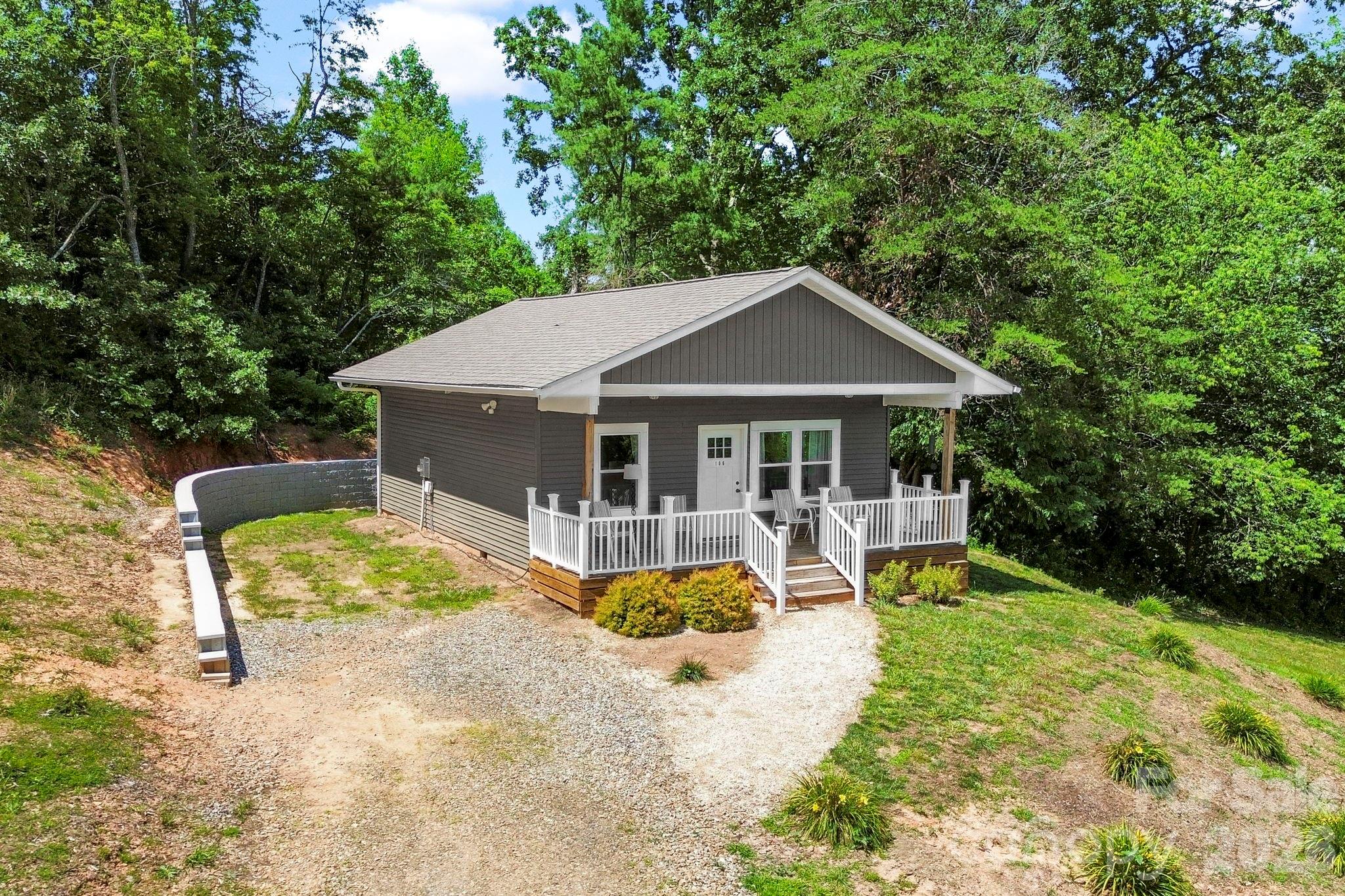 106 Thistle Field Drive — Asheville