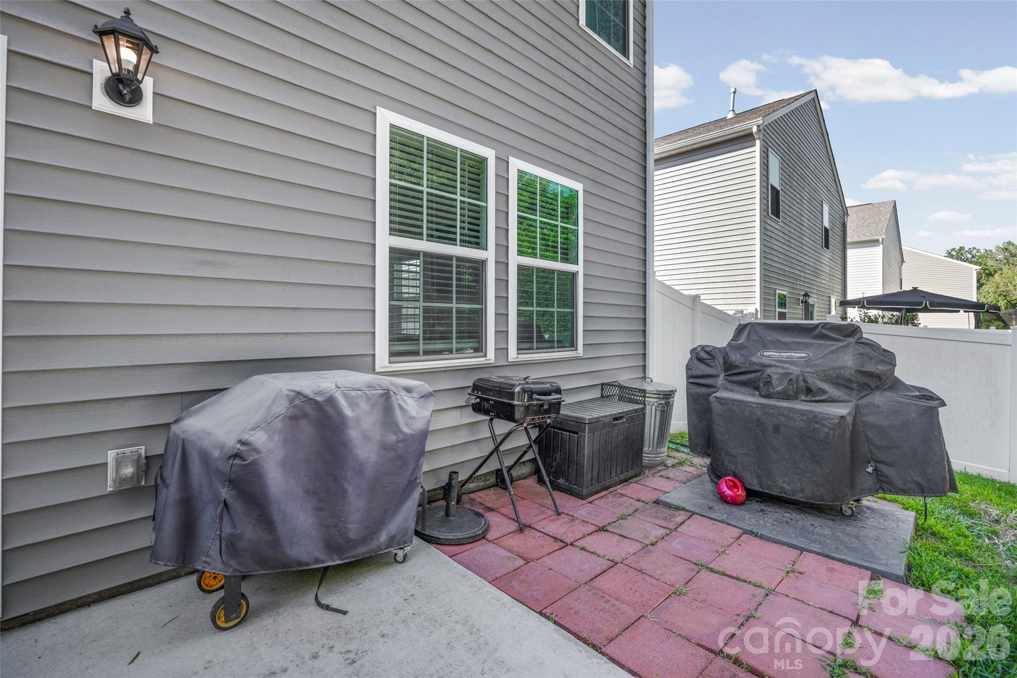 542 King Clover Lane — Clover