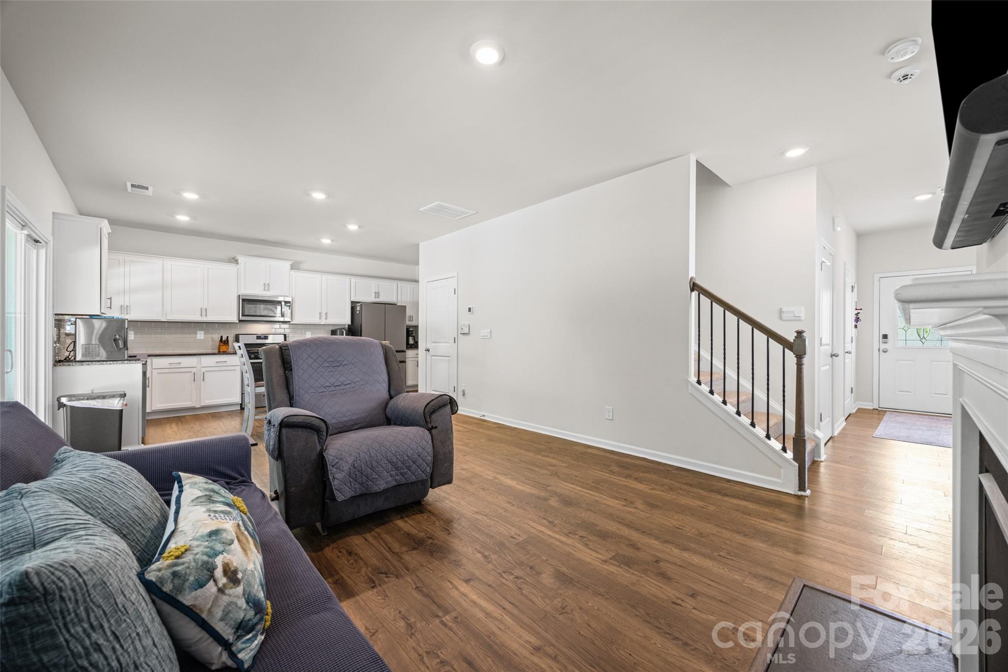542 King Clover Lane — Clover