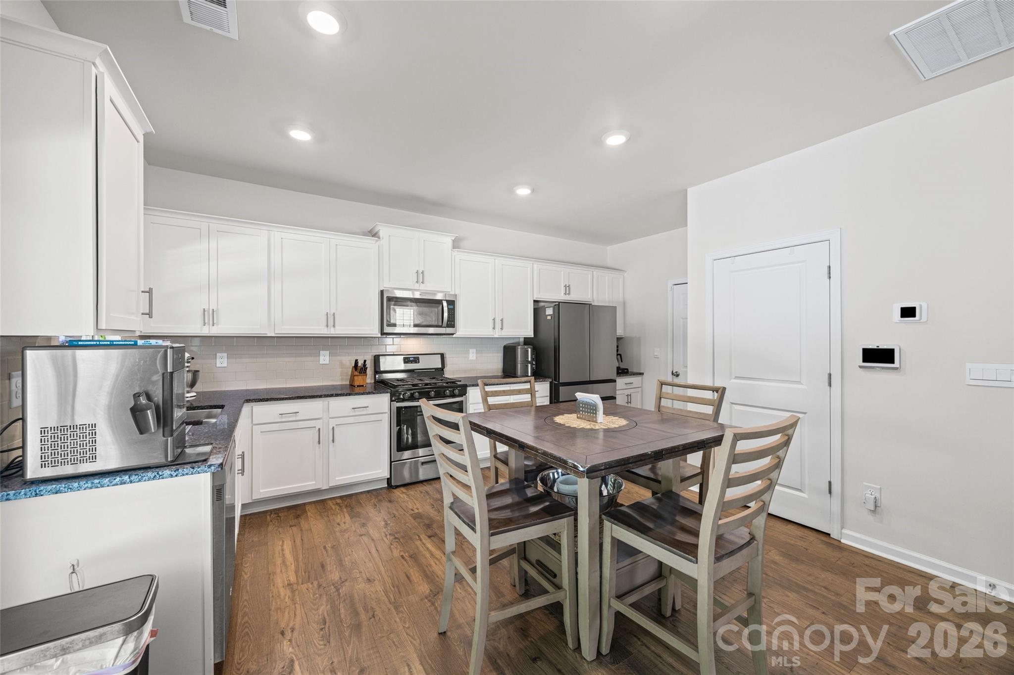 542 King Clover Lane — Clover