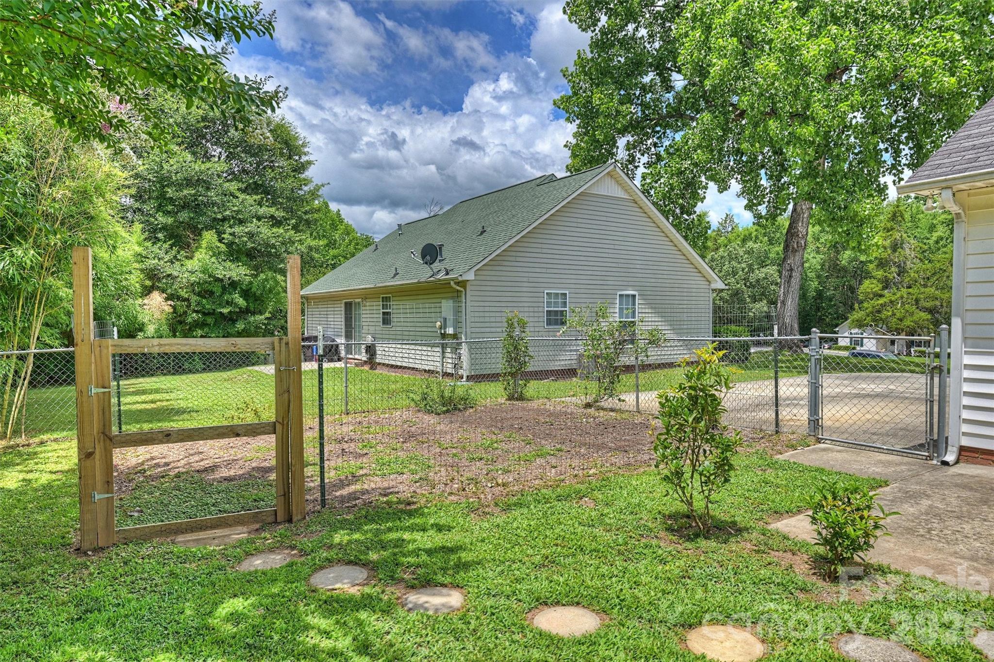1673 Ashridge Road — Rock Hill