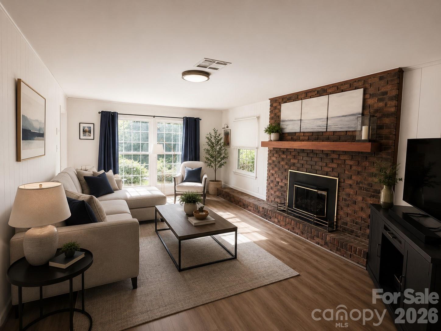 3755 21st Street NE — Hickory