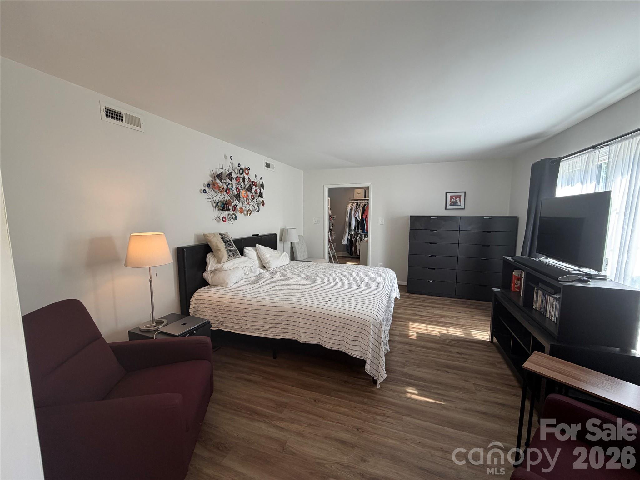 3755 21st Street NE — Hickory