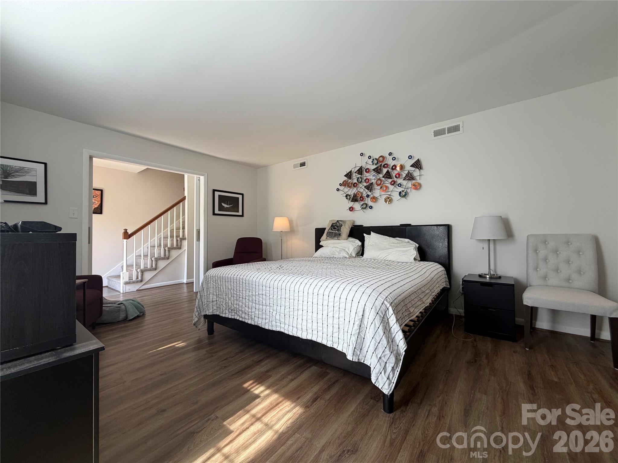 3755 21st Street NE — Hickory