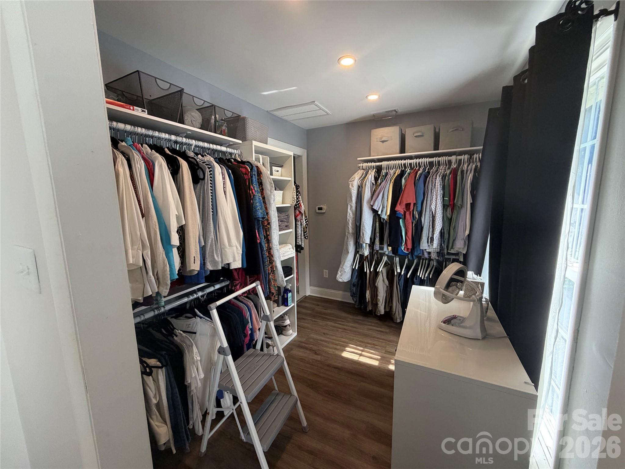 3755 21st Street NE — Hickory