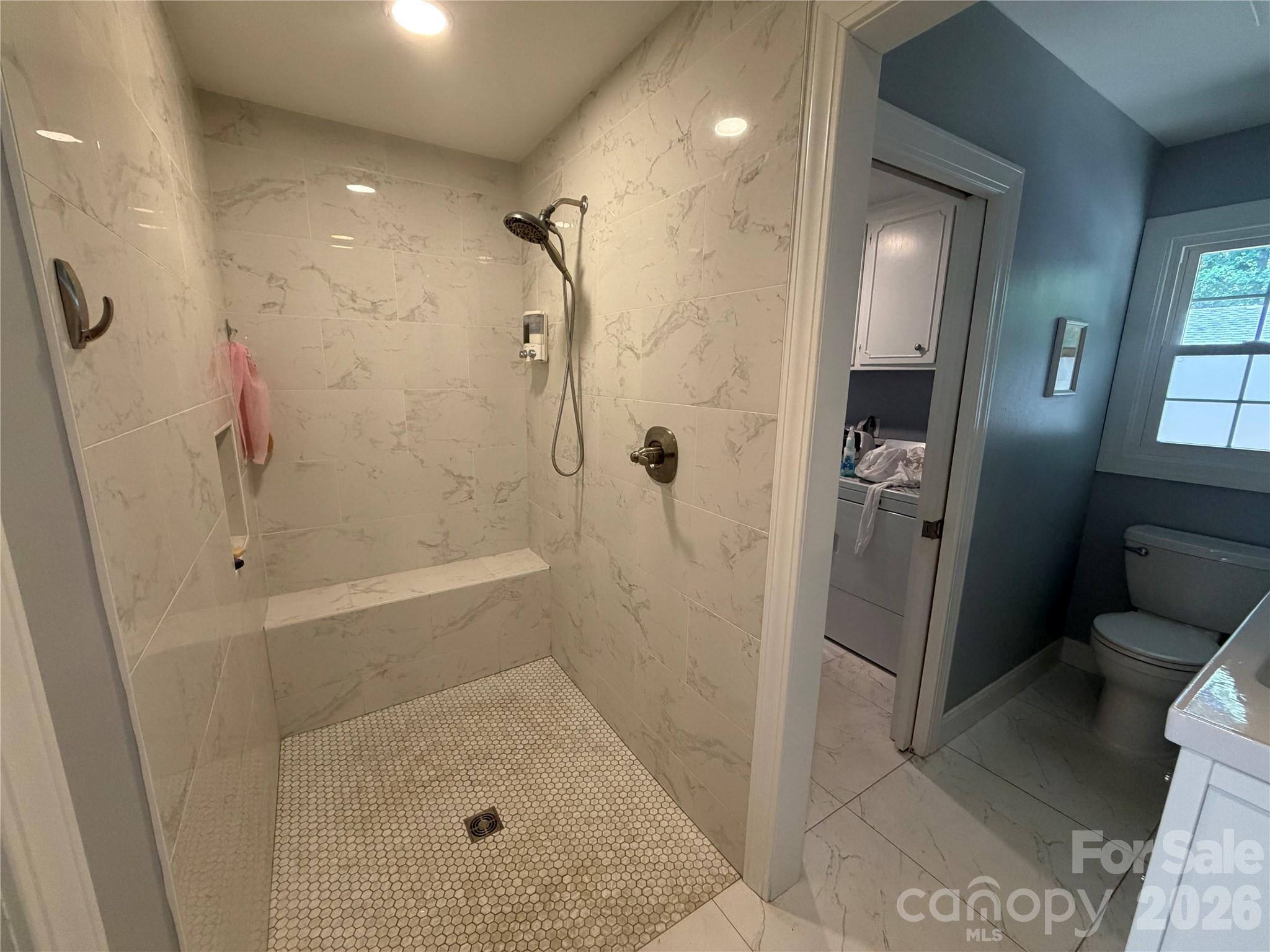 3755 21st Street NE — Hickory