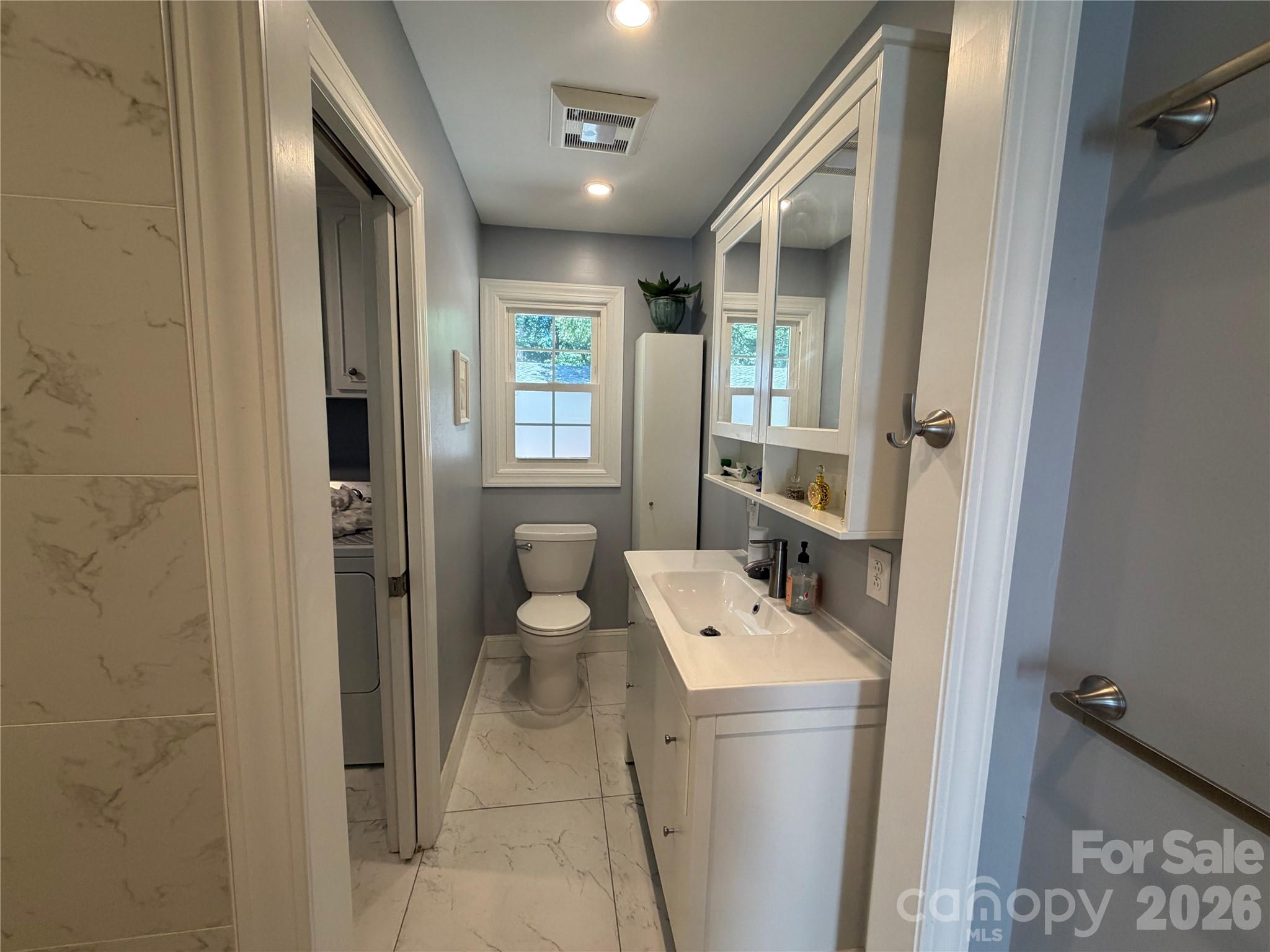 3755 21st Street NE — Hickory