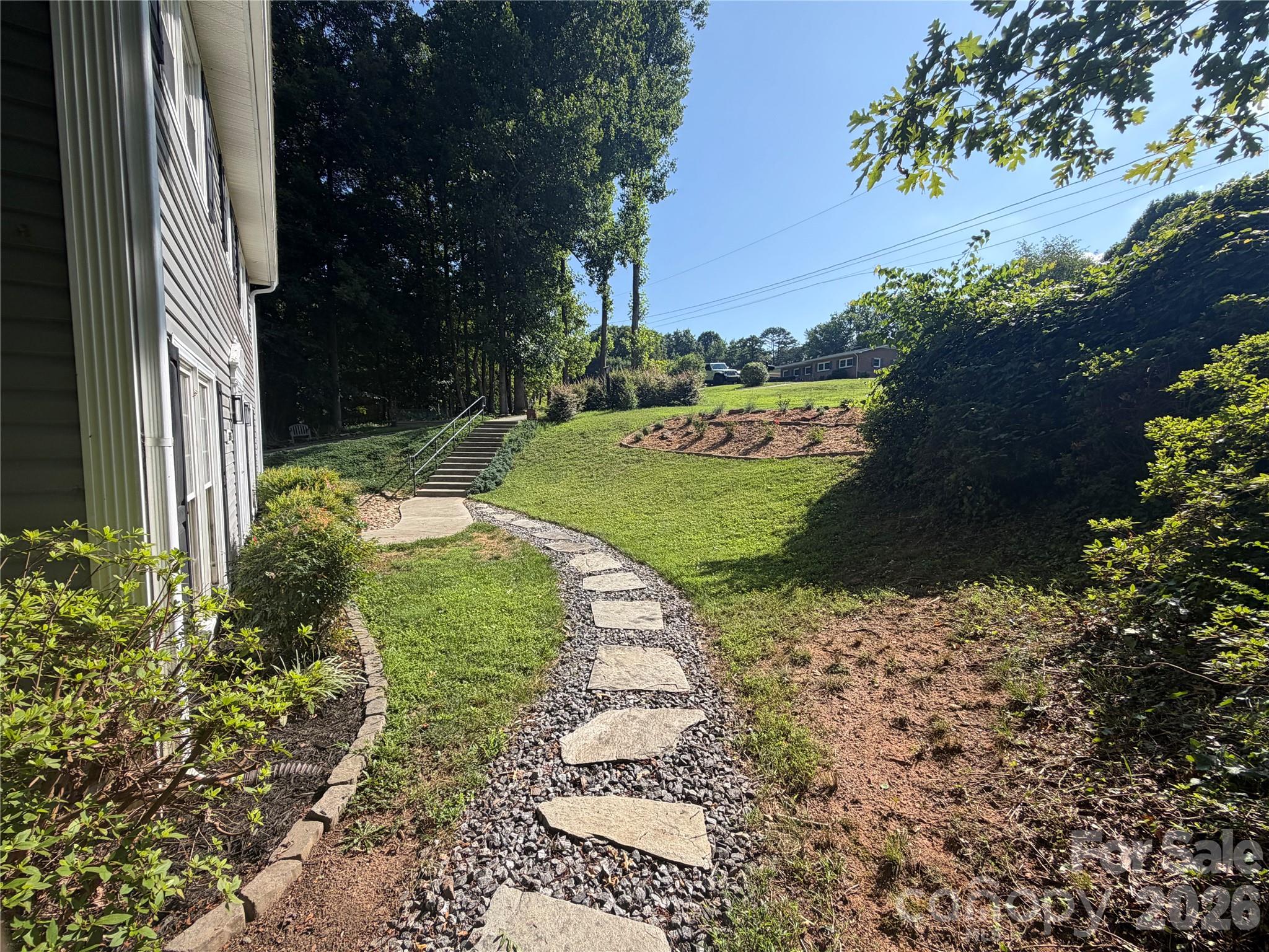 3755 21st Street NE — Hickory