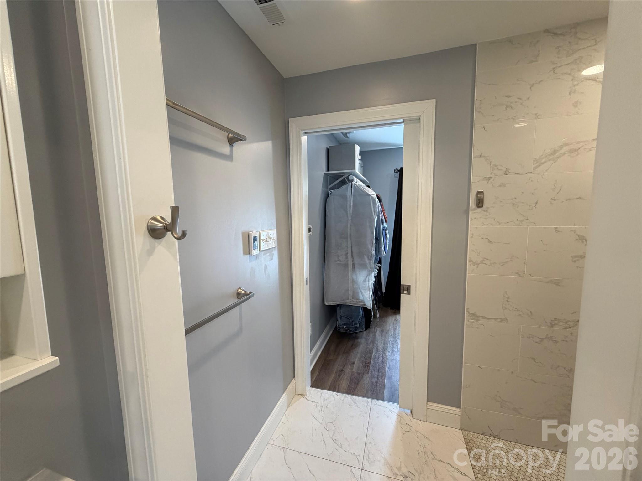 3755 21st Street NE — Hickory