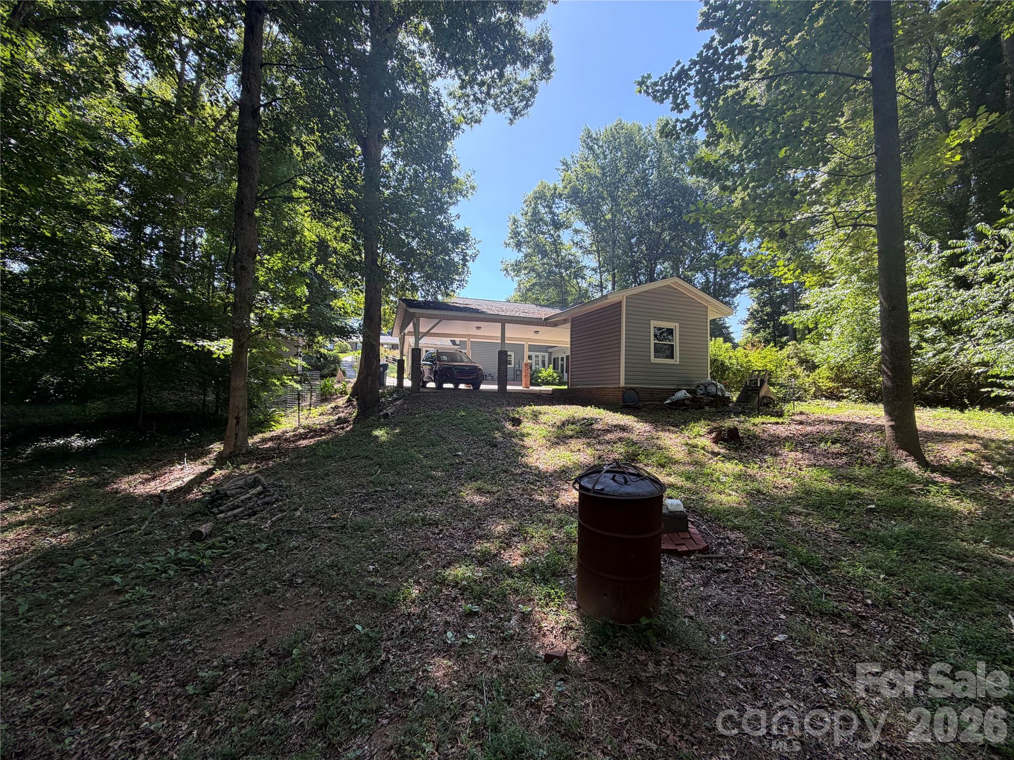 3755 21st Street NE — Hickory