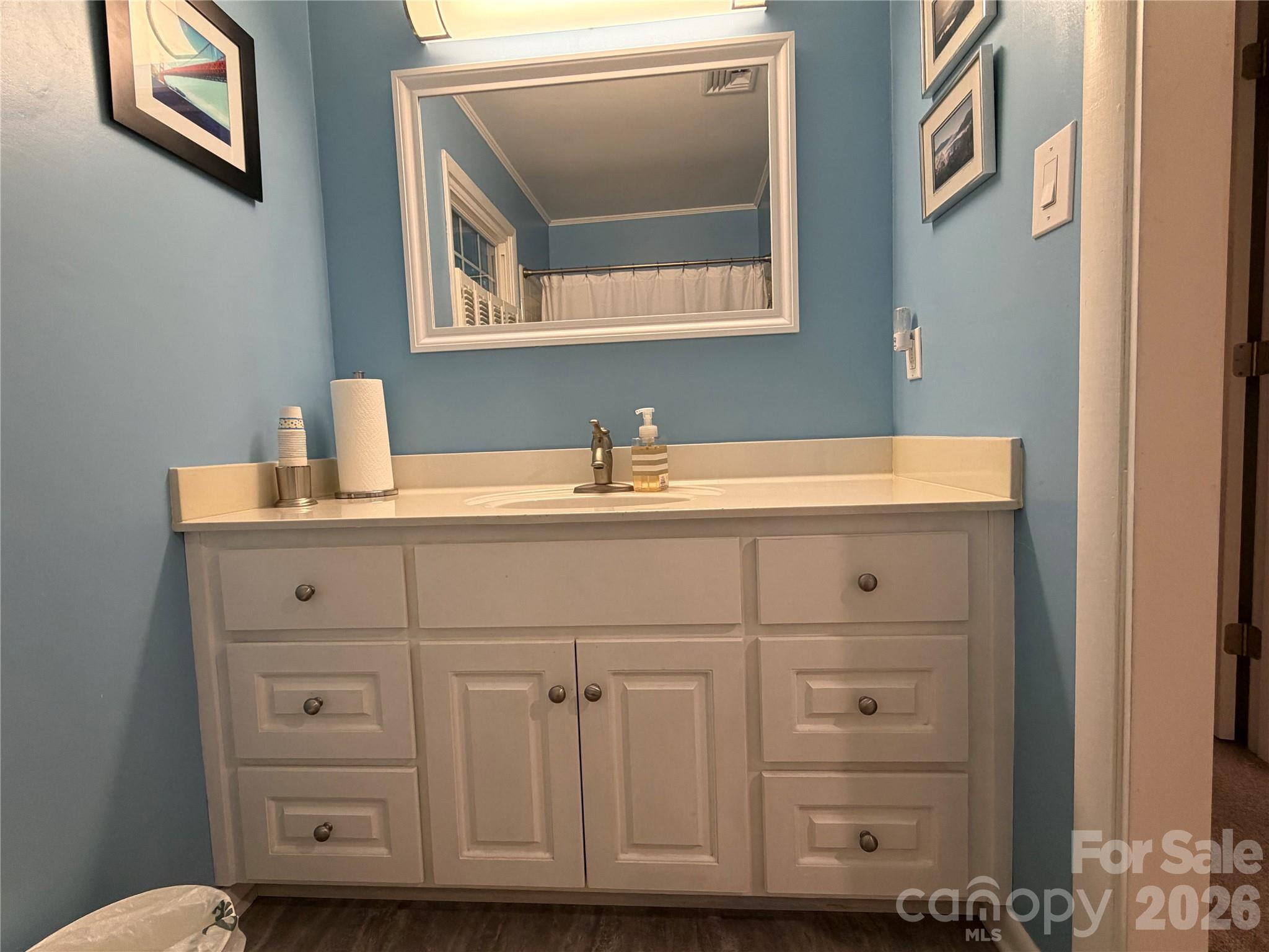 3755 21st Street NE — Hickory