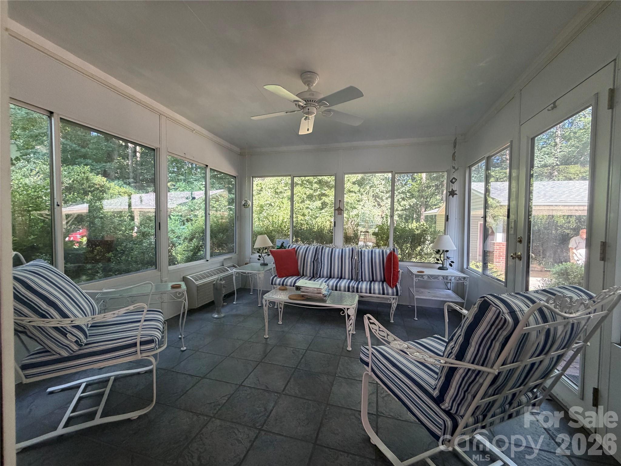 3755 21st Street NE — Hickory