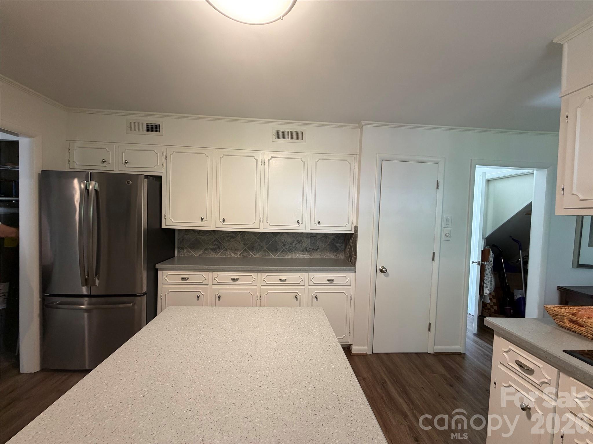 3755 21st Street NE — Hickory