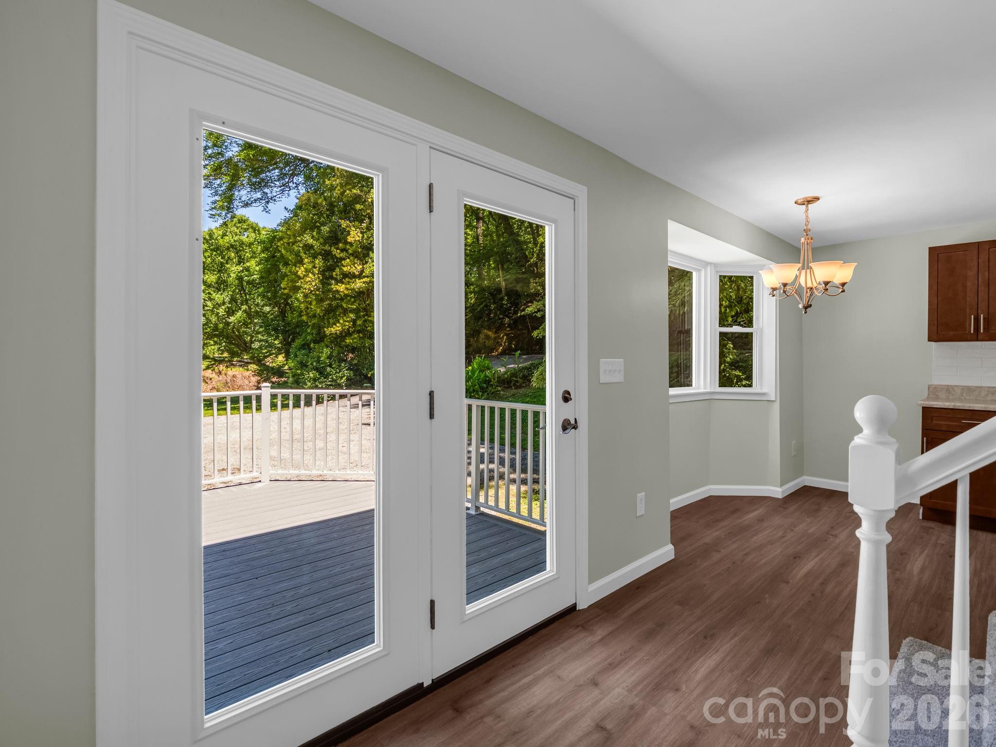 102 Little House Road — Tryon