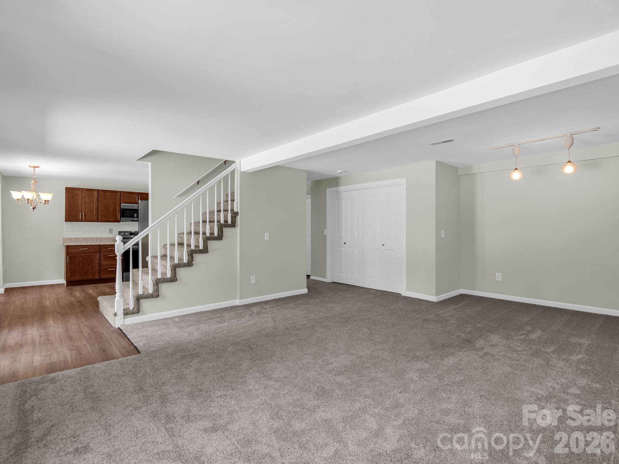 102 Little House Road — Tryon