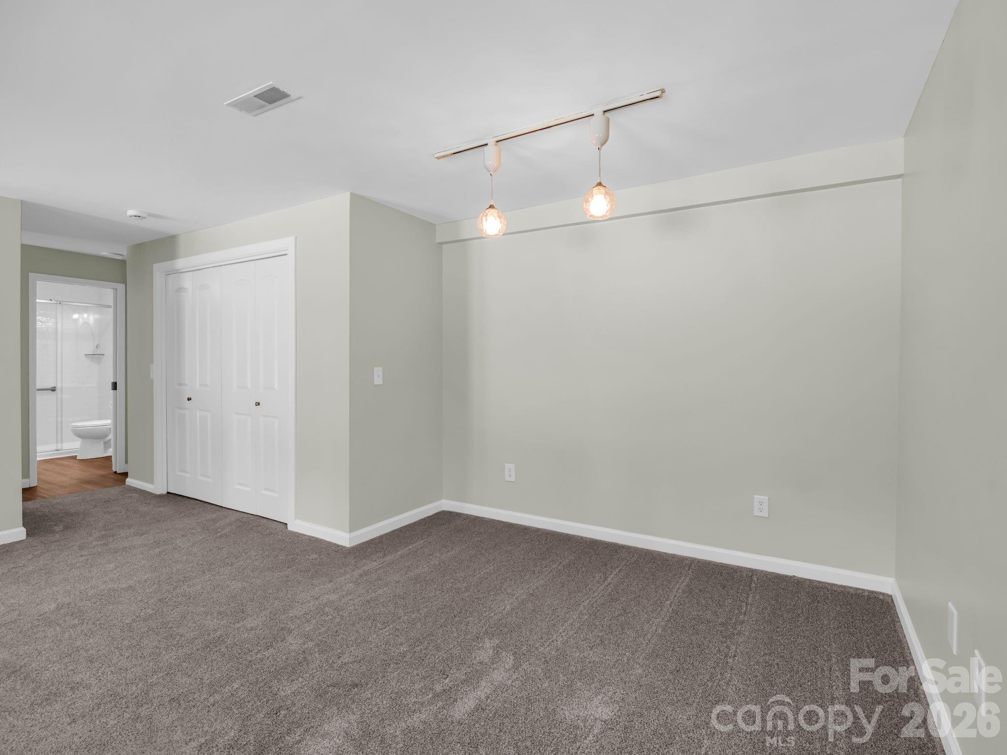 102 Little House Road — Tryon