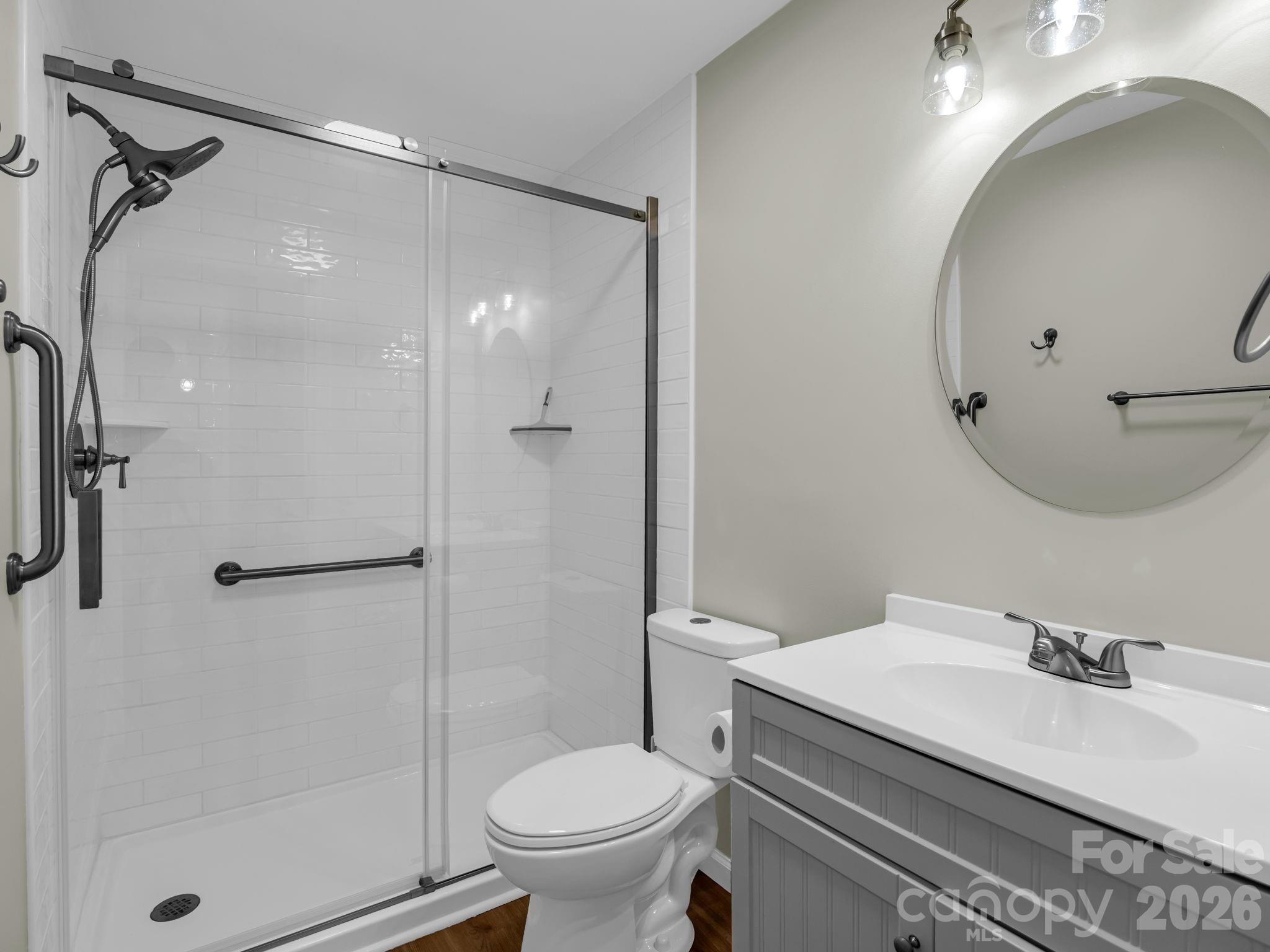 102 Little House Road — Tryon
