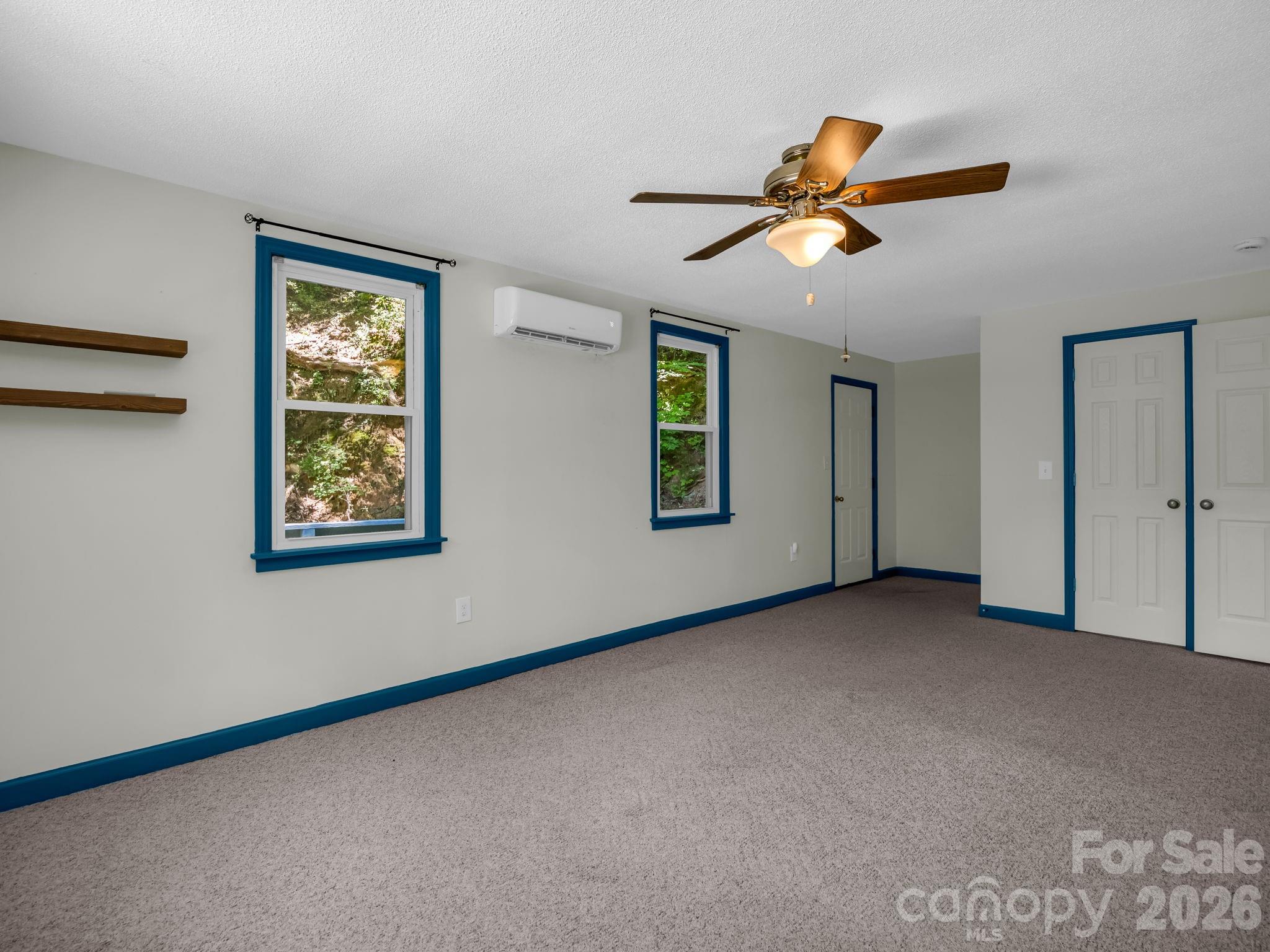 102 Little House Road — Tryon