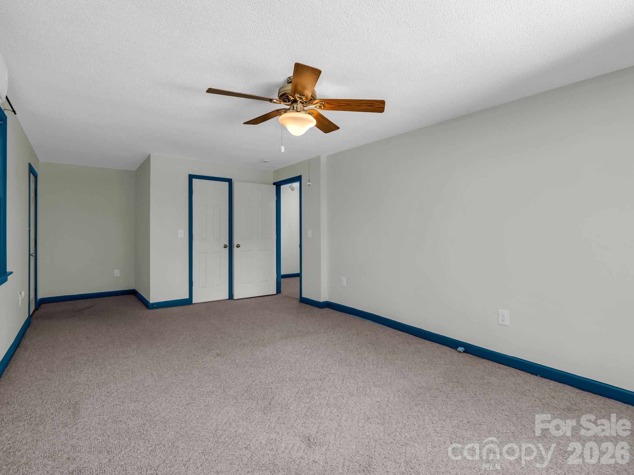 102 Little House Road — Tryon
