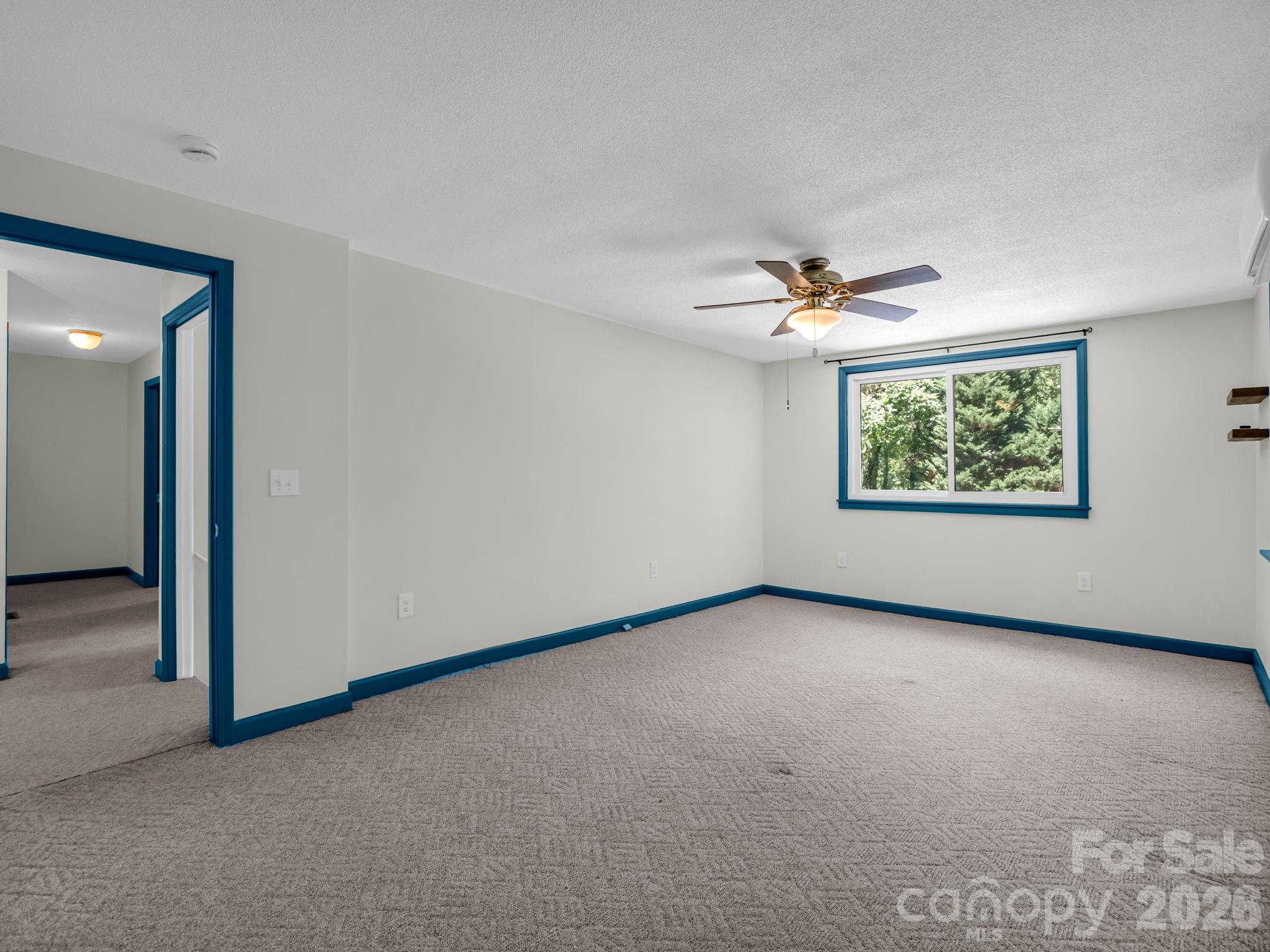 102 Little House Road — Tryon