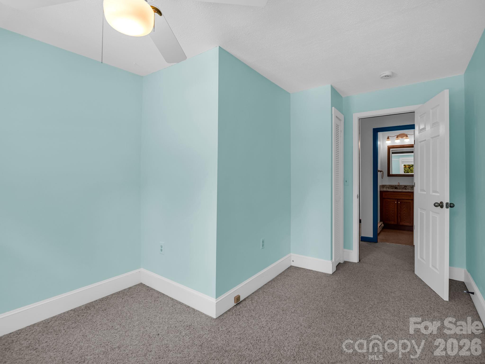 102 Little House Road — Tryon