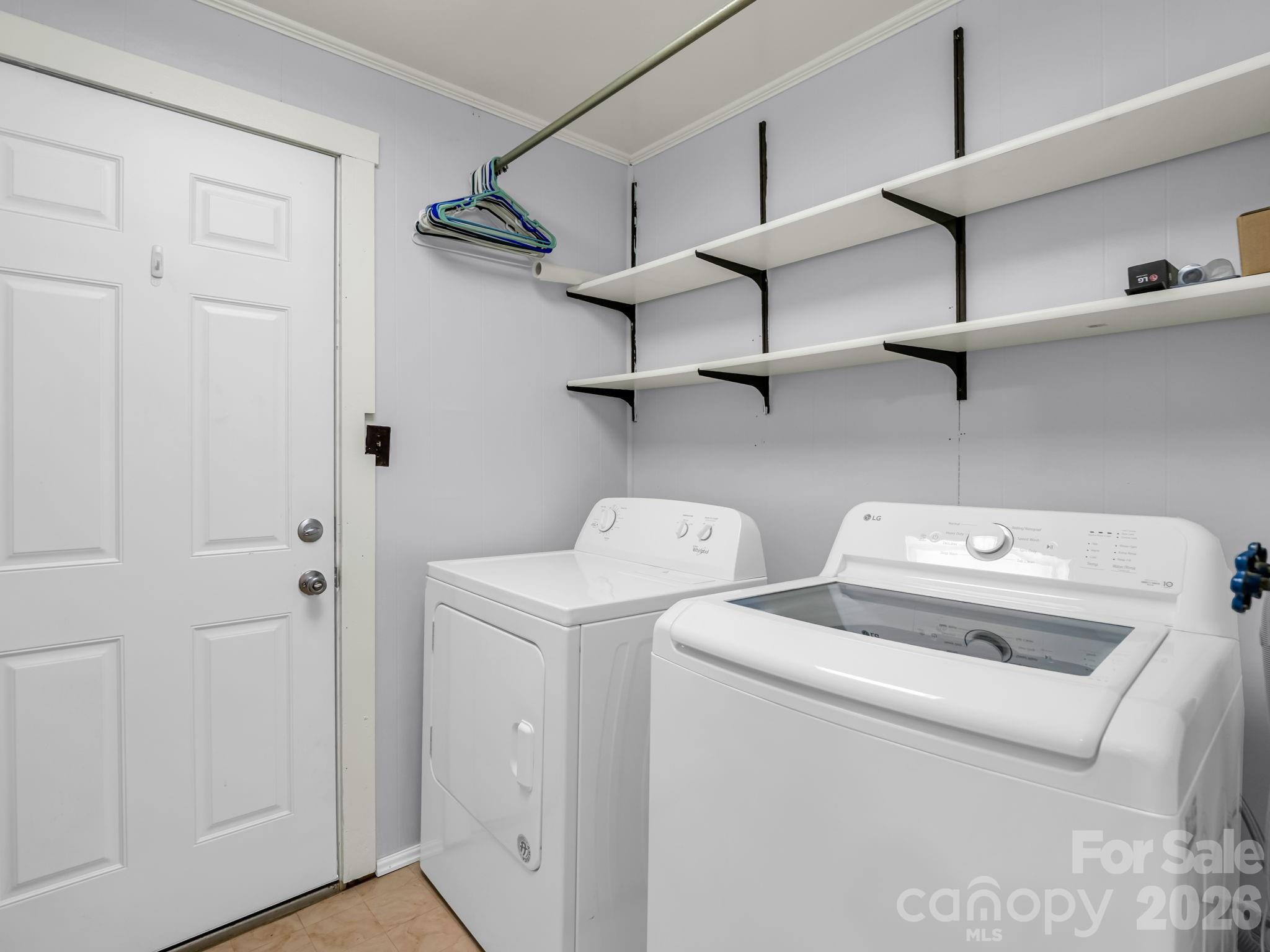 102 Little House Road — Tryon