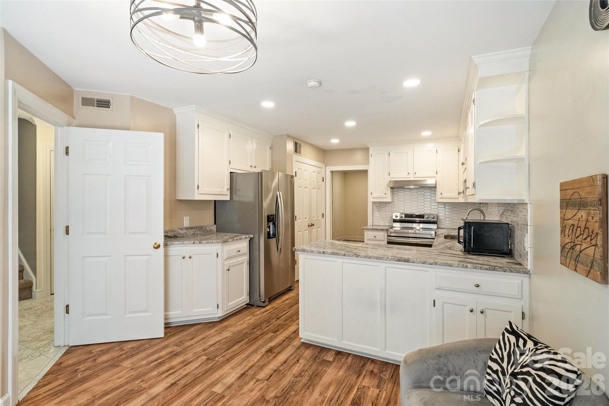 806 Colony Oaks Drive #B — Monroe