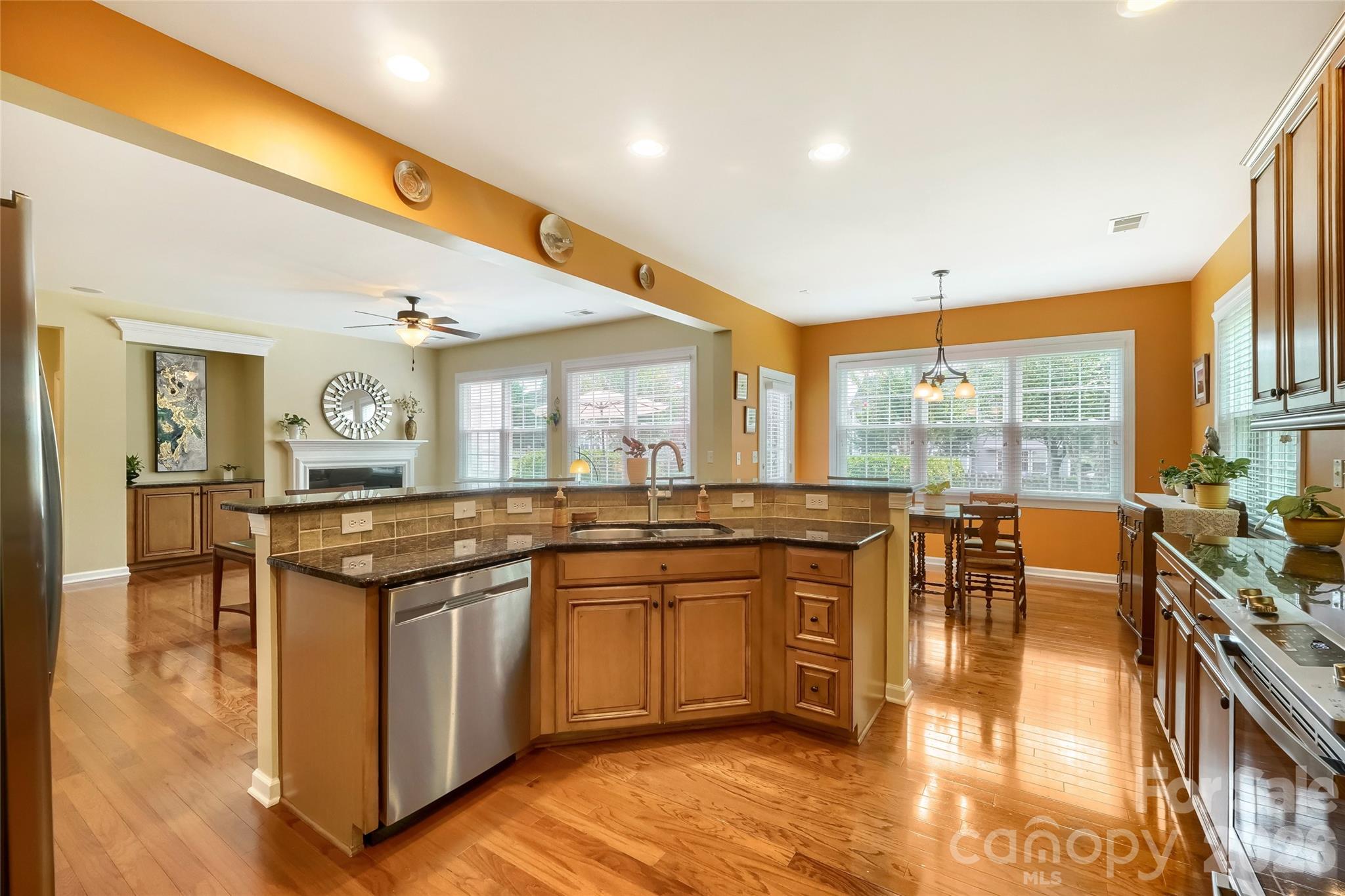 653 Lorain Avenue NW — Concord