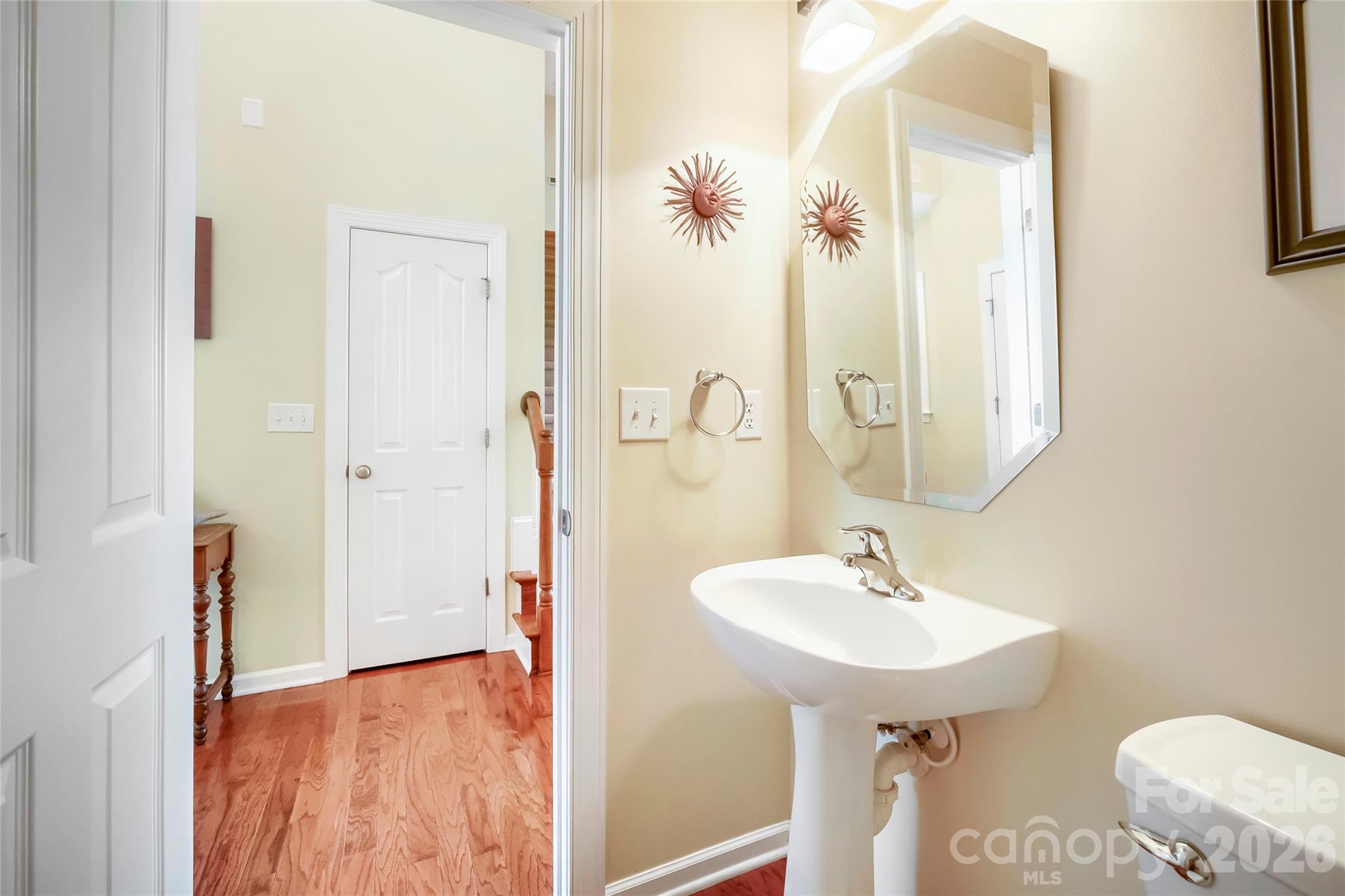 653 Lorain Avenue NW — Concord