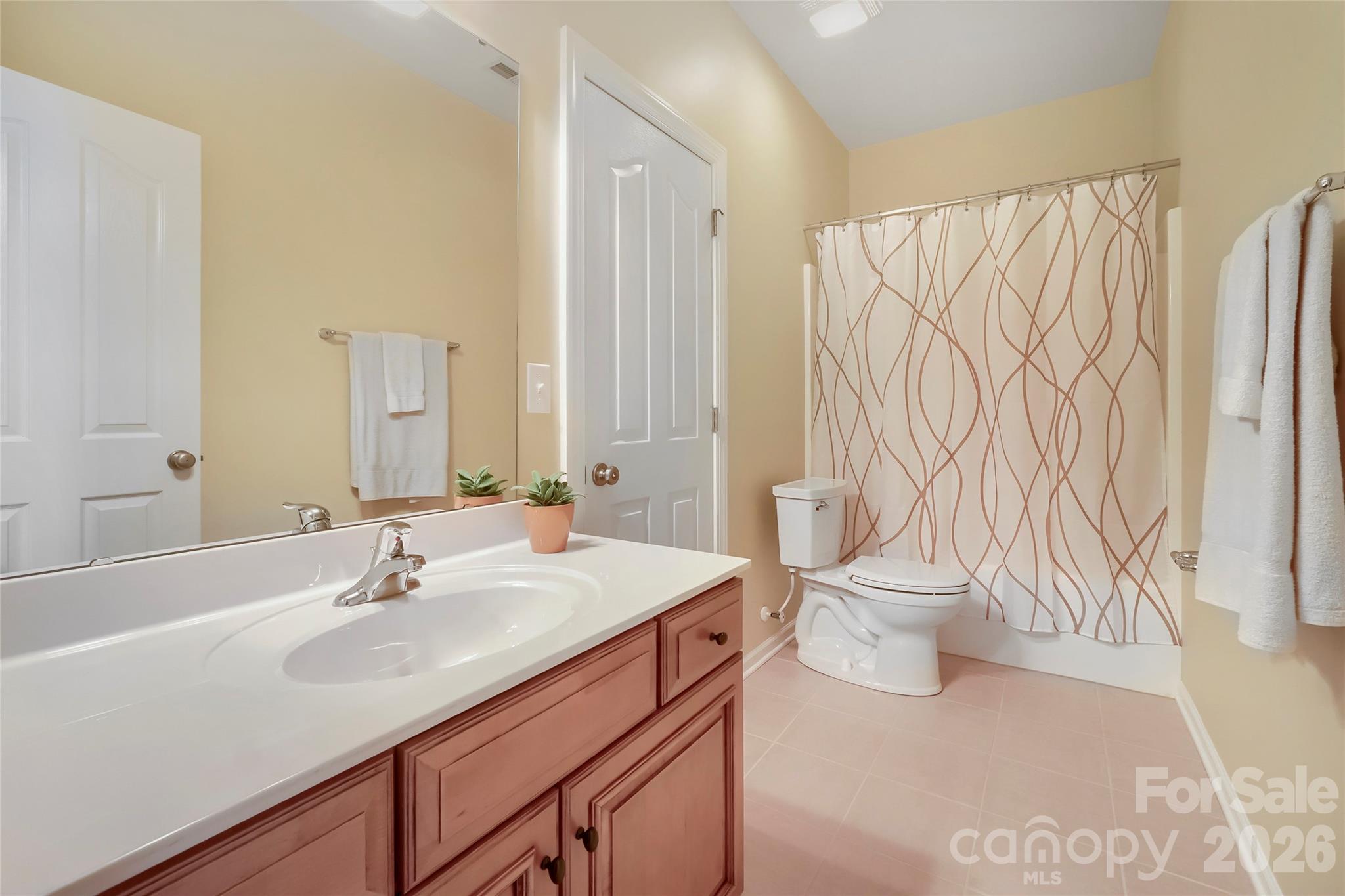653 Lorain Avenue NW — Concord
